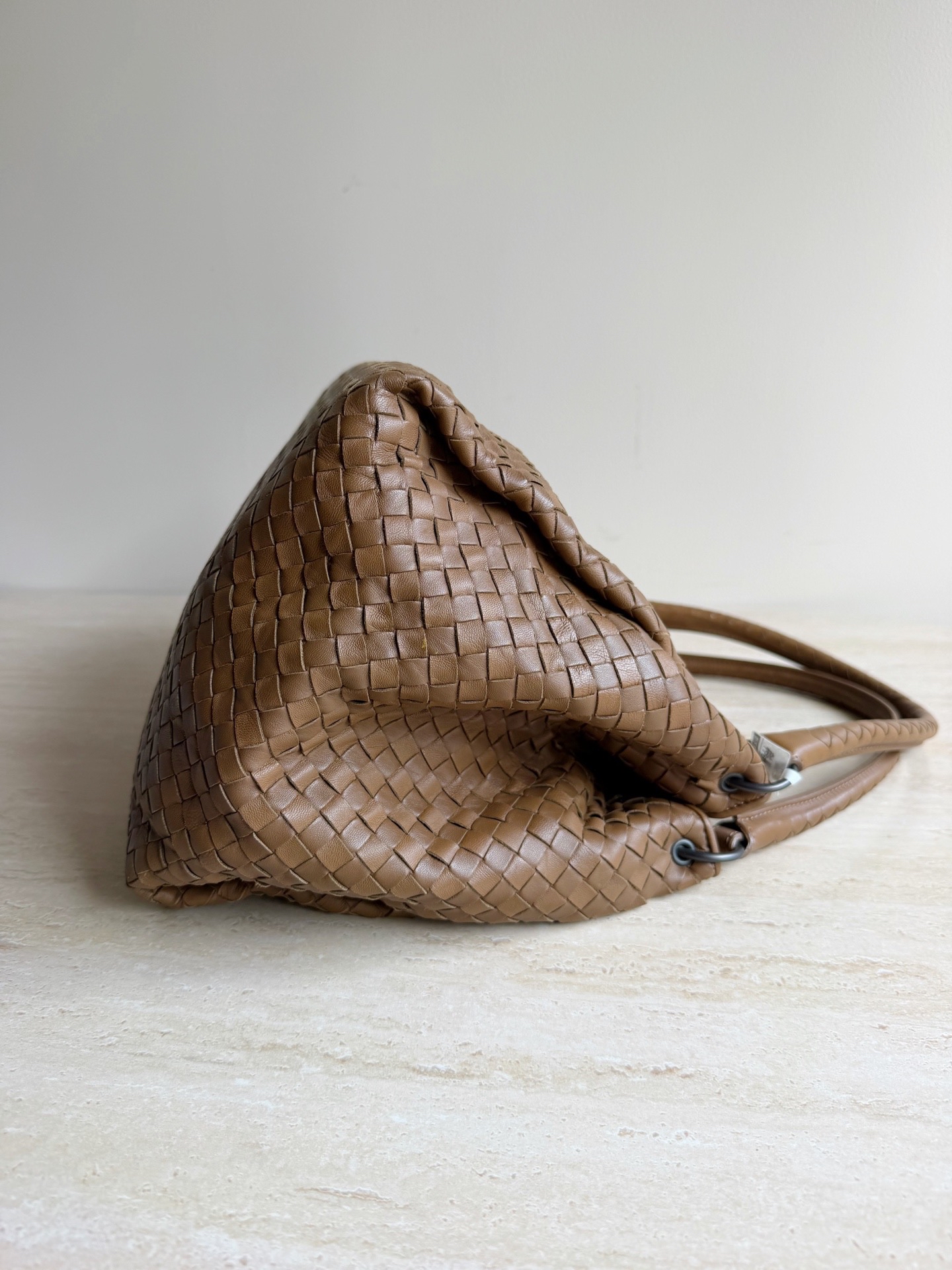 【預訂貨品】Bv啡色編織降落傘tote bag