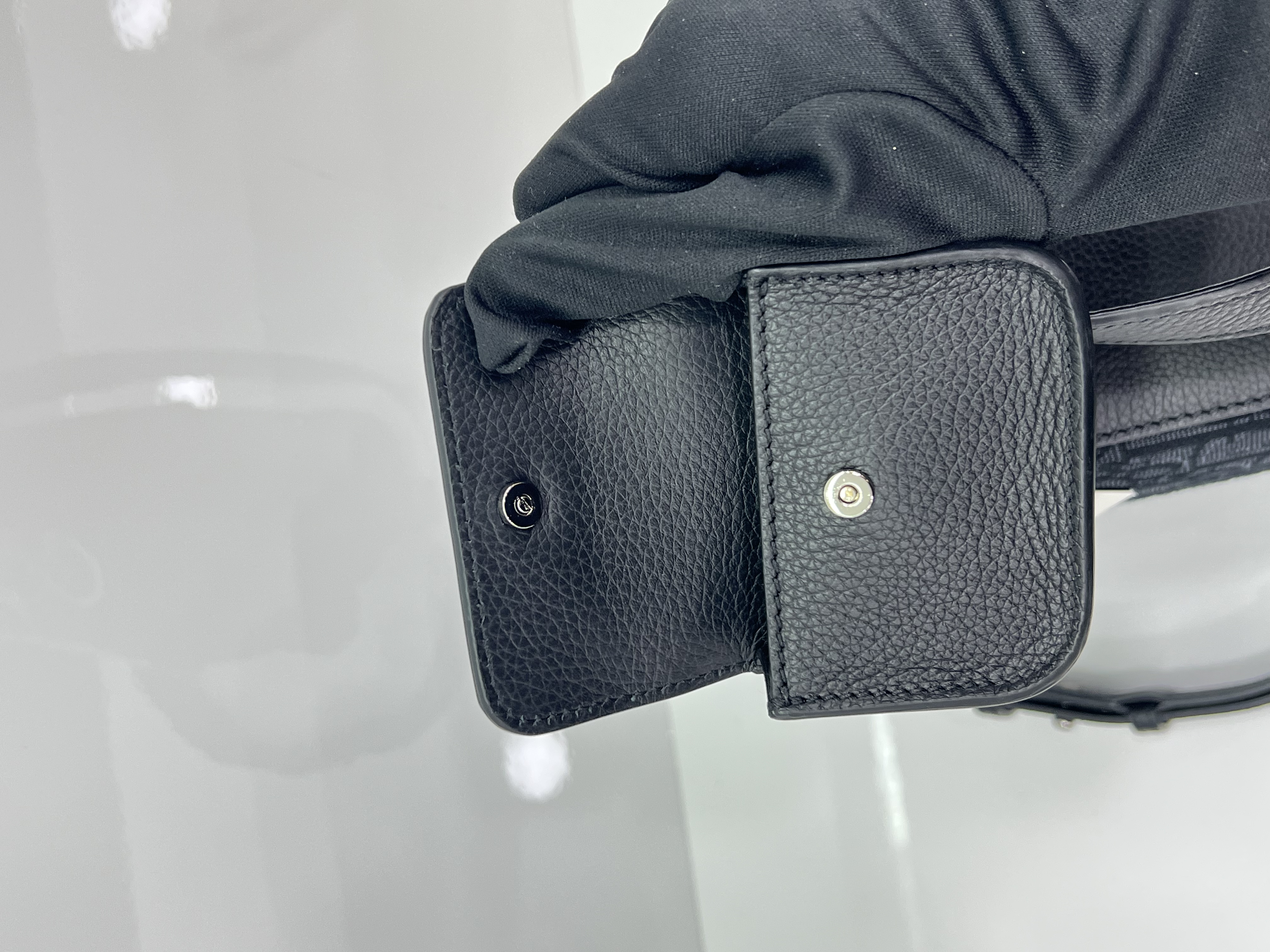 直播貨品 |  [1個-$100 2個-$300］EE16