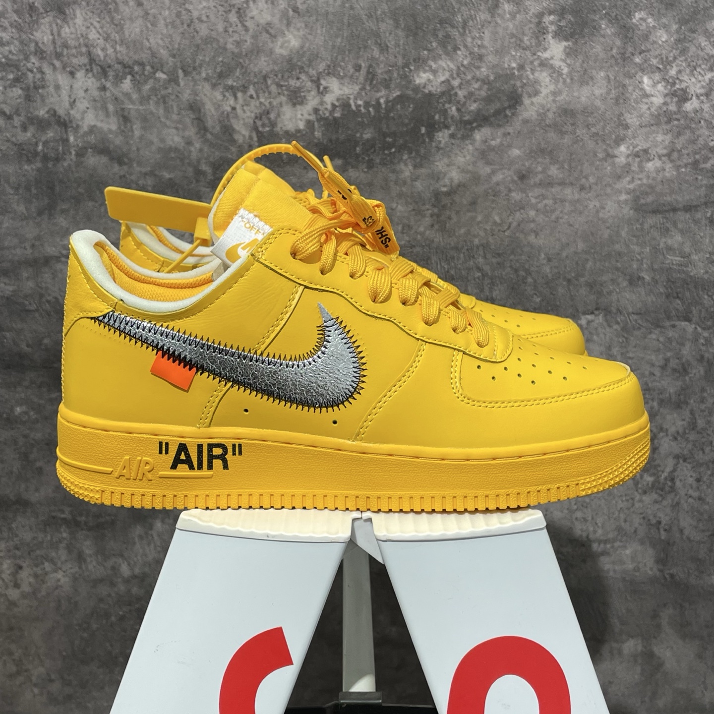 Off-White x Air Force 1 Low 'Lemonade' DD1876-700