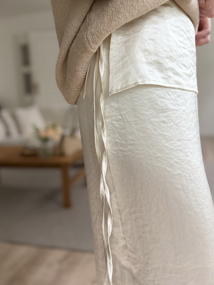 Layering Satin Skirt (Cream)