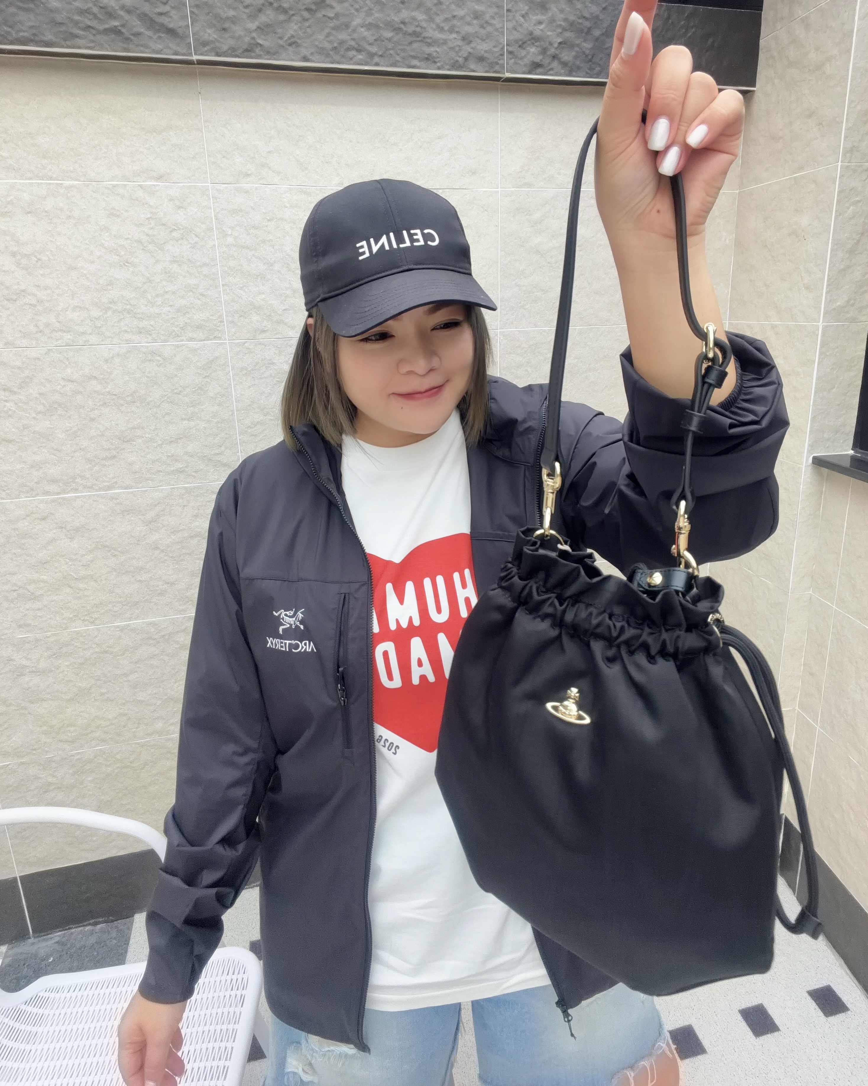 Vivienne Westwood 經典土星抽繩水桶包 ✨ 