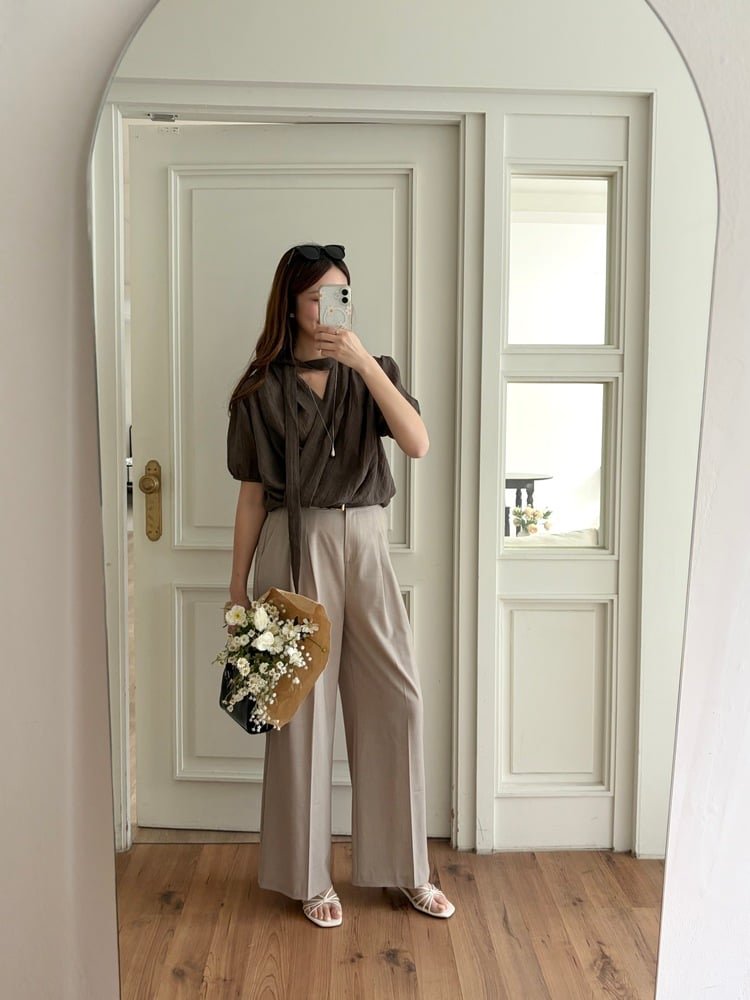 [極薄!] Strap Detail Pleated Pants (Oatmeal)