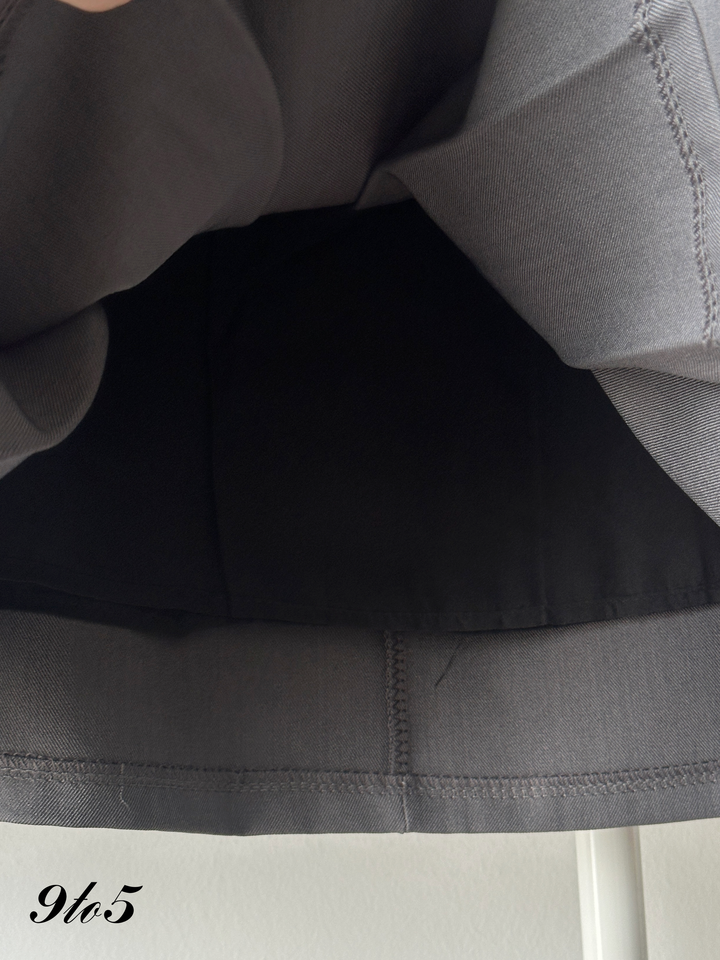 S1928 Midi Pleated Skirt - Black & Grey