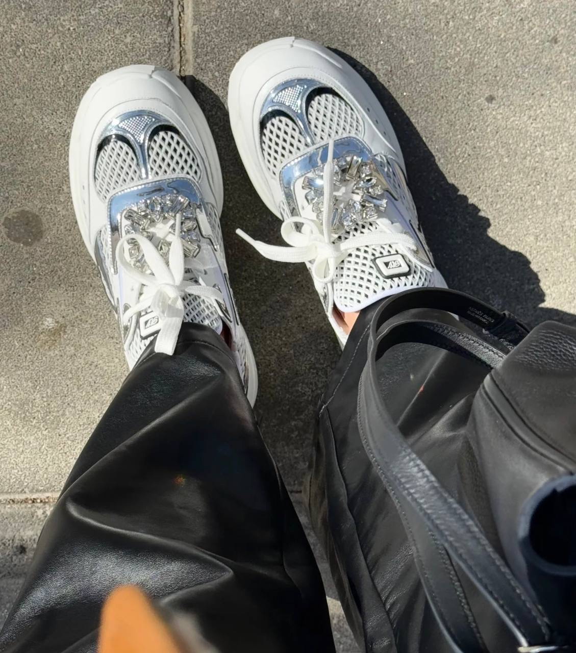 限時優惠‼️訂貨📮RV Viv’ on the run 小鑽扣sneaker  Size 35/36/36.5/37/38/38.5/39/40