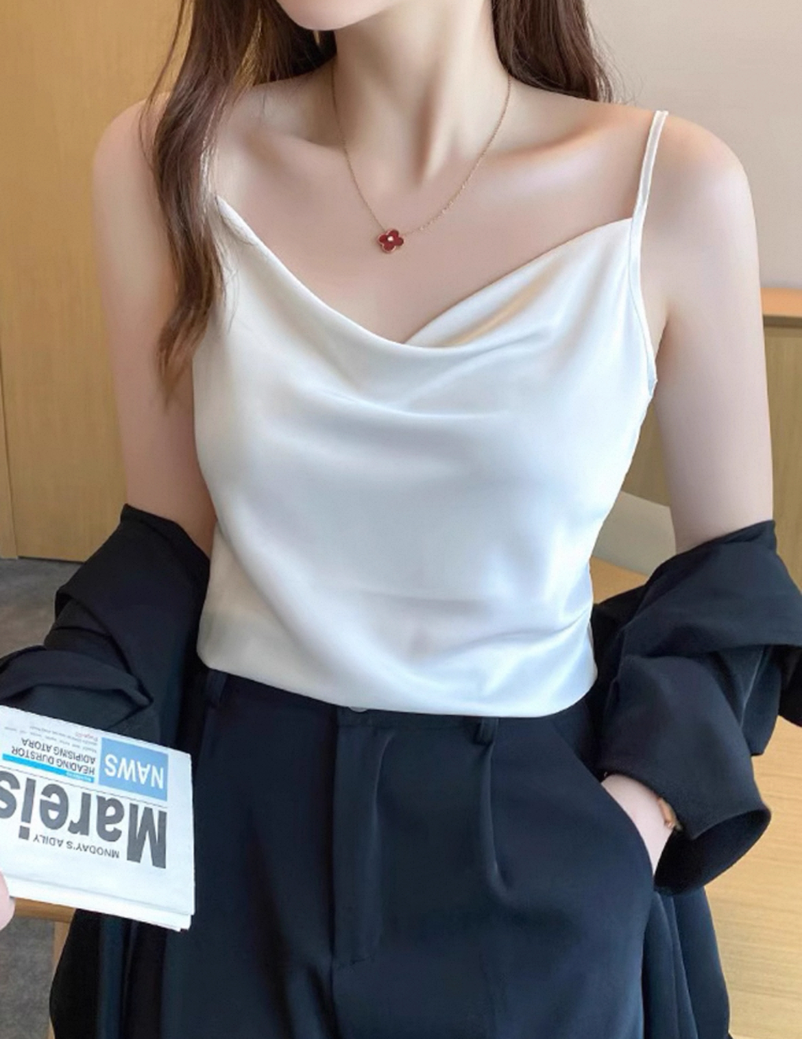 TP268一字荡领真丝背心