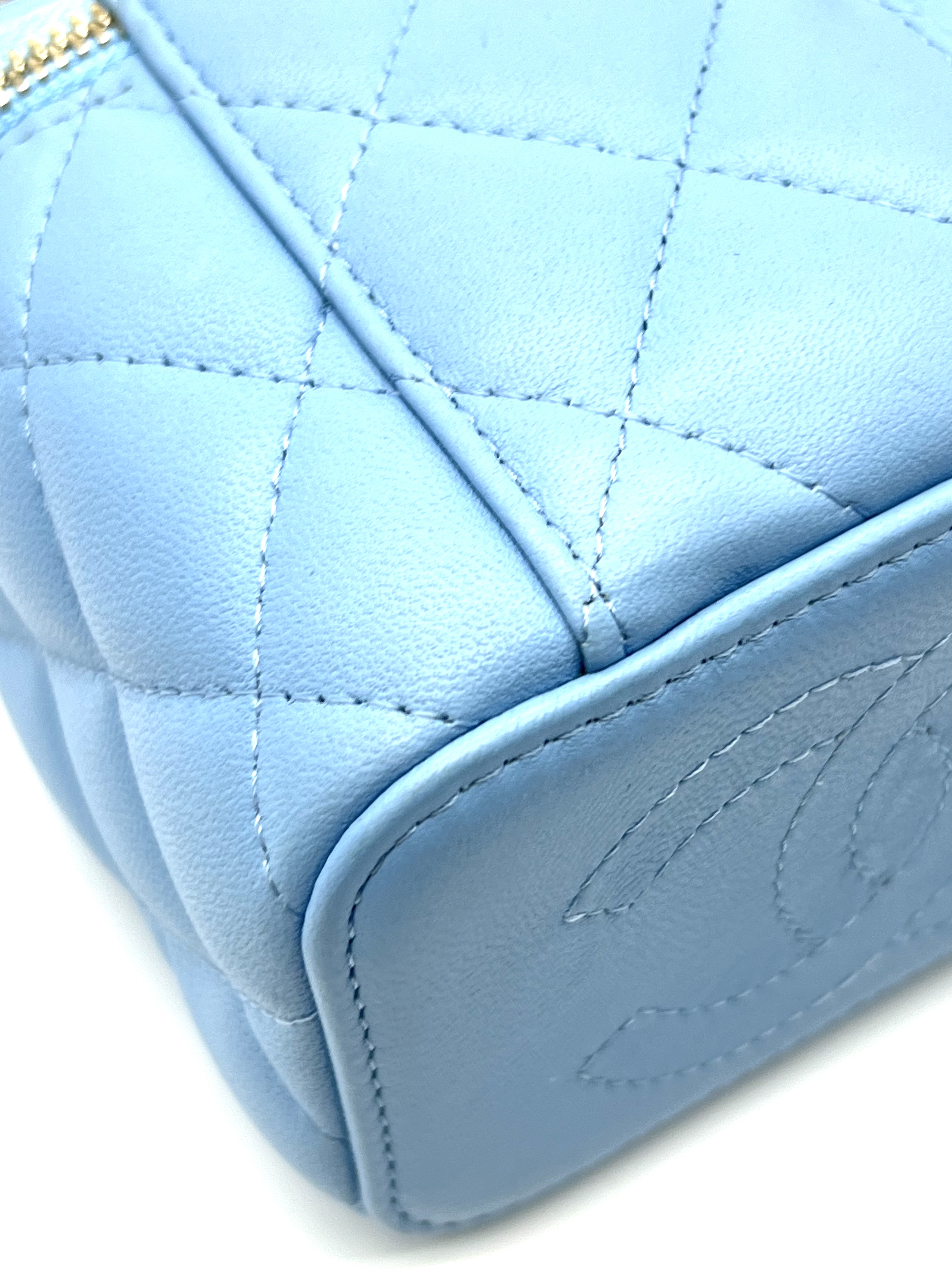 Pre-Owned CHANEL Tiffany Blue Vanity Case / Product Code: 36050610