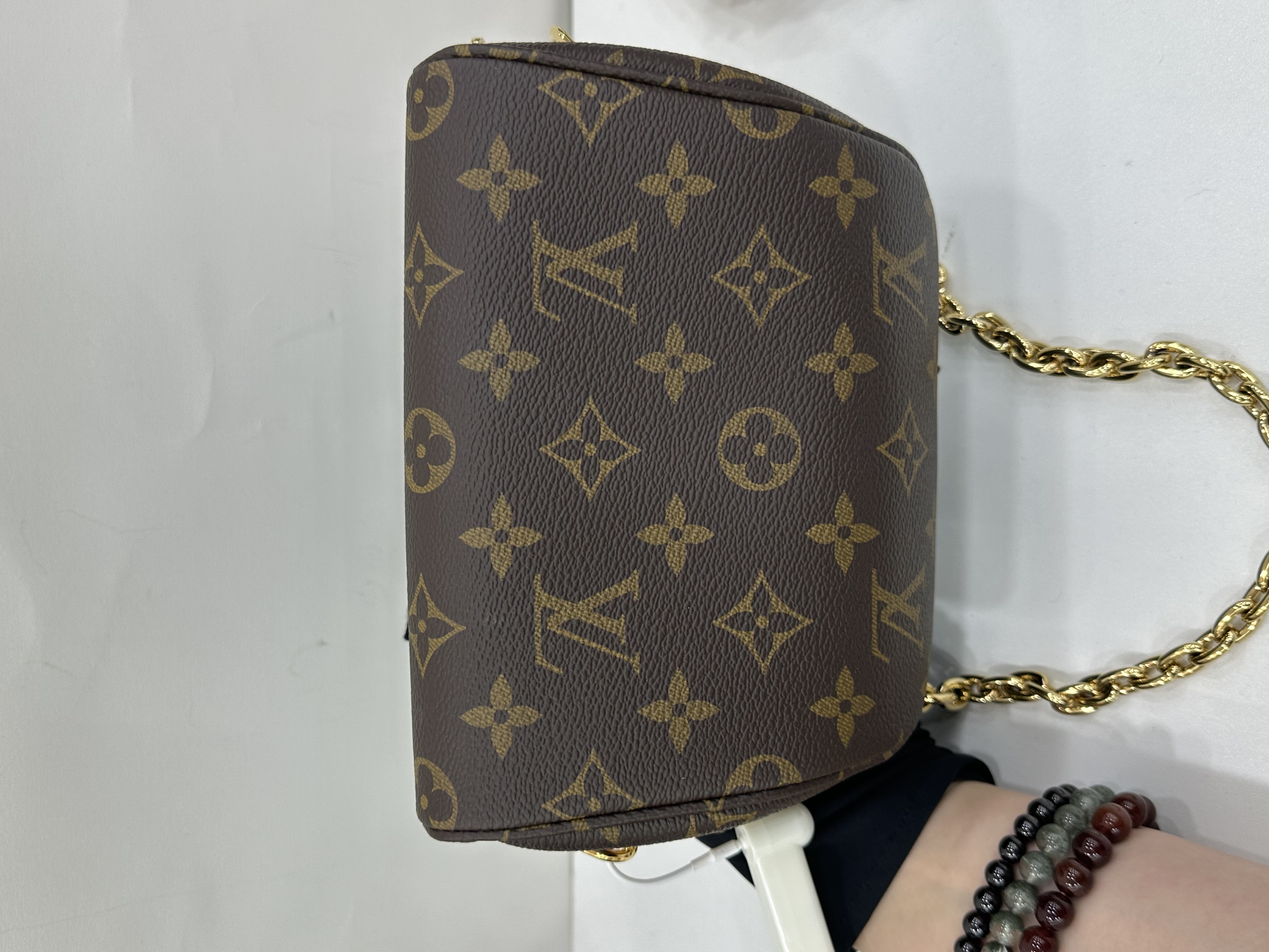 直播貨品 |  [1個-$100 2個-$300］GG79