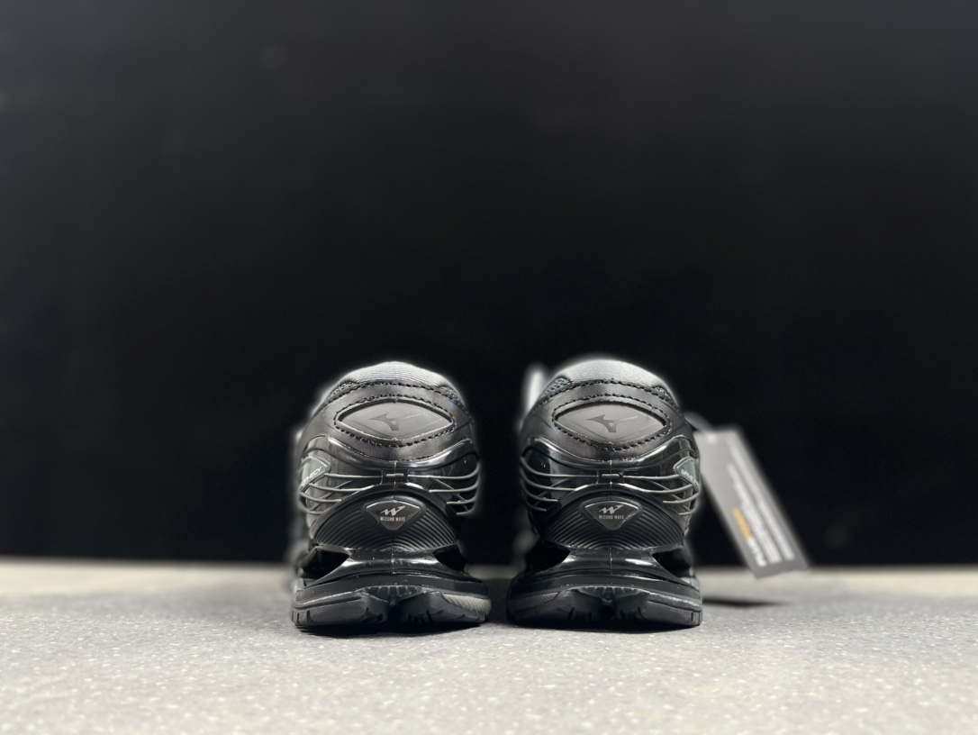 Mizuno Wave Prophecy LS 