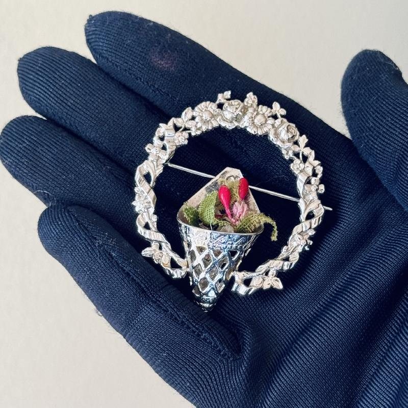 Vintage Silver Tone 3D Bouquet Wreath Brooch(MT1995-1)