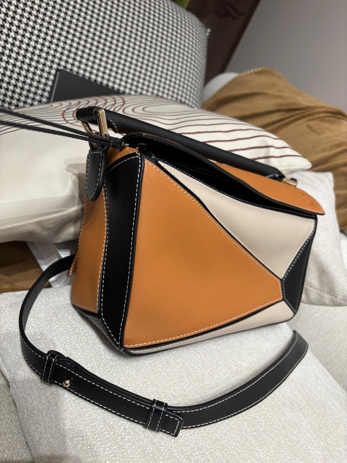 Loewe Puzzle Small 牛皮100%Authentic, 98%New ✅Dust bag