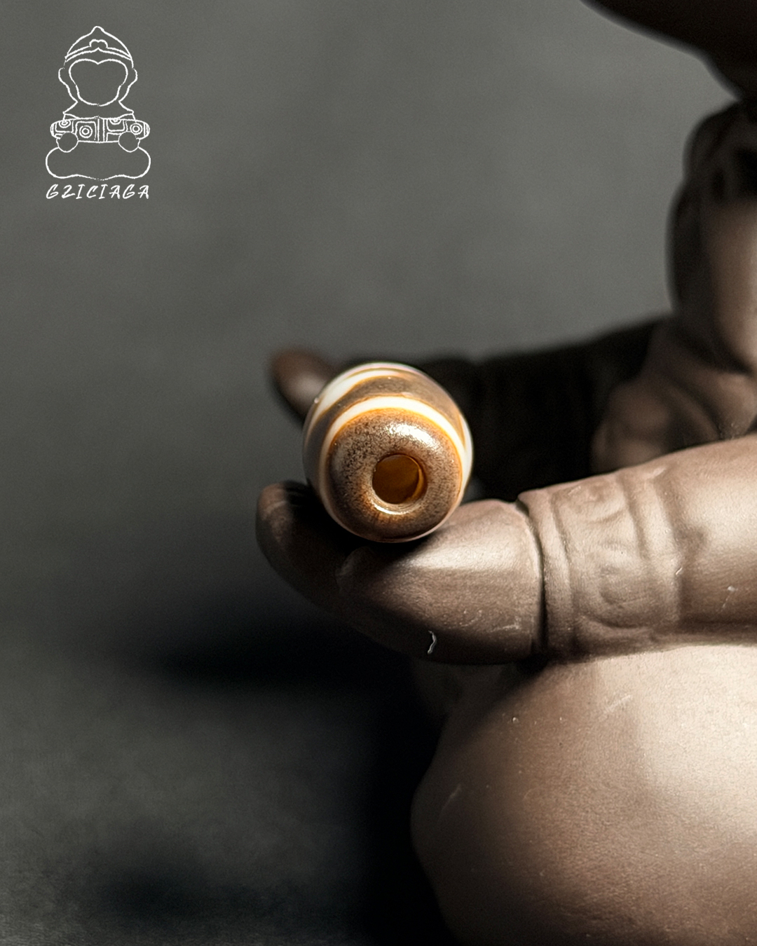 西藏至純寶瓶天珠