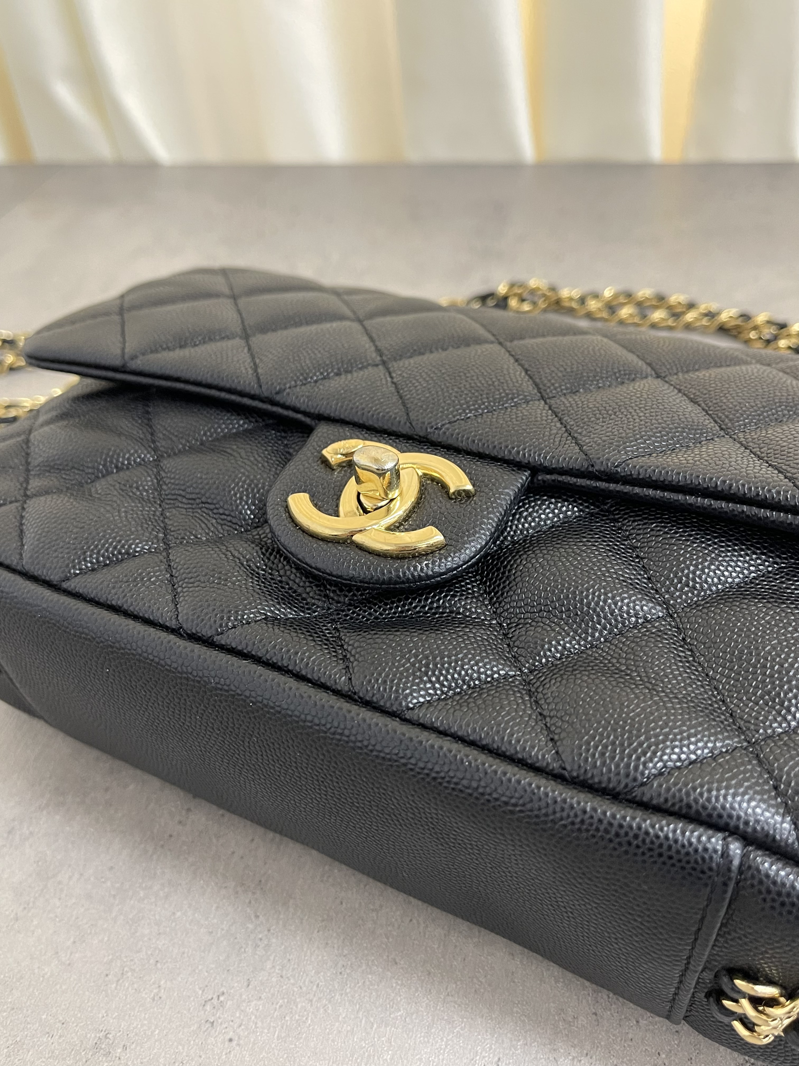 Pre-owned Chanel flap bag AS3757/ Product Code: 26012202