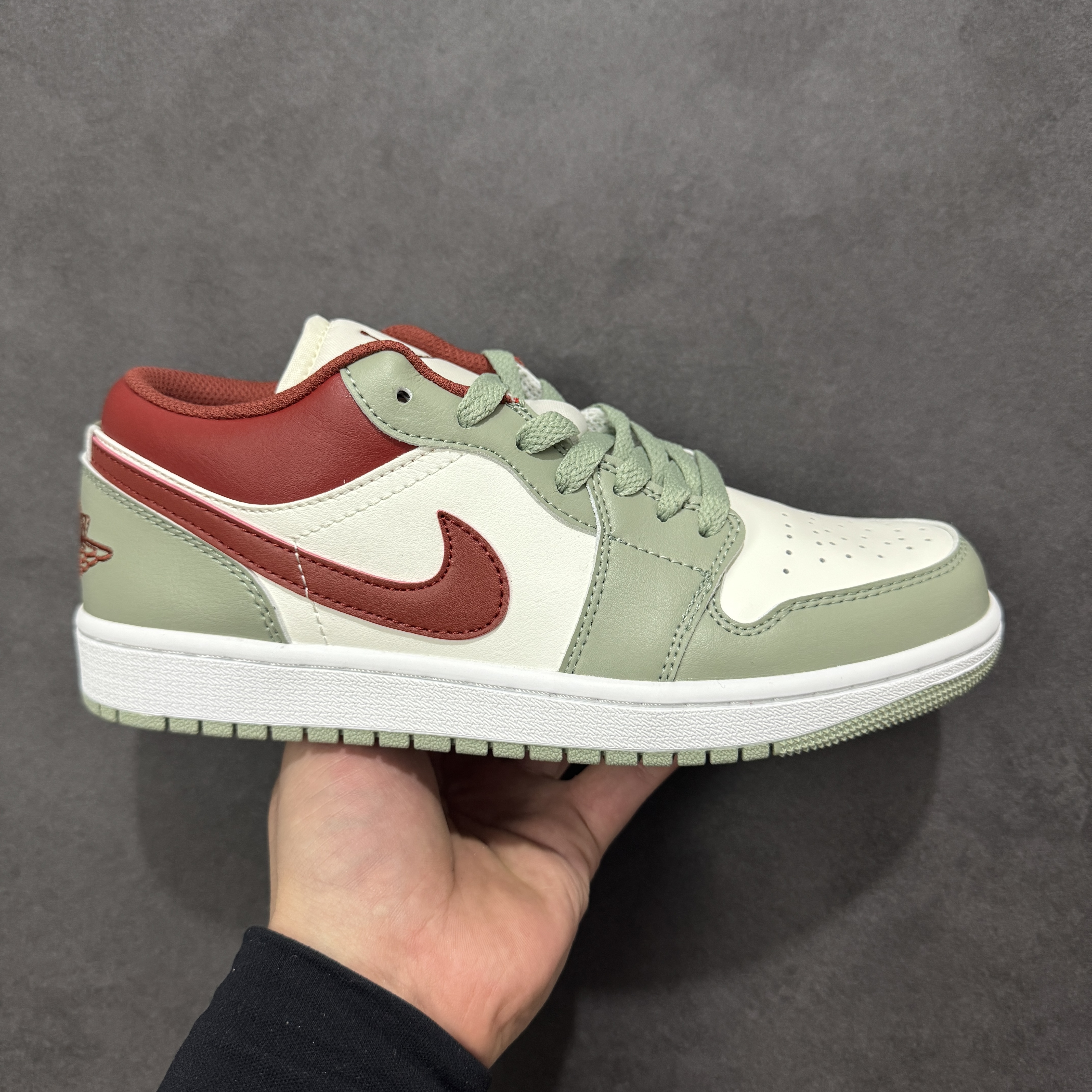 Air Jordan 1 Low 553558-133