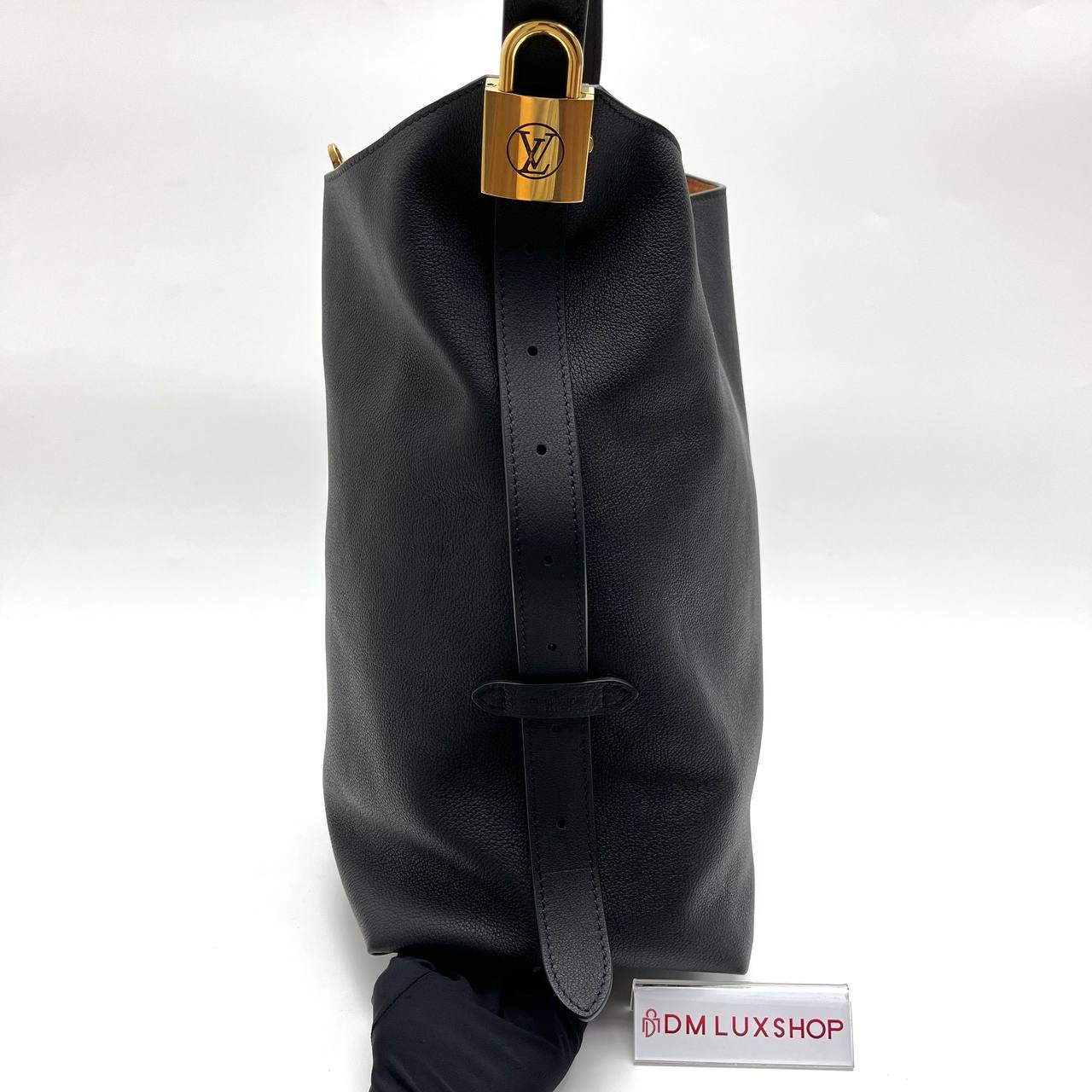 LV Low Key Hobo MM Black