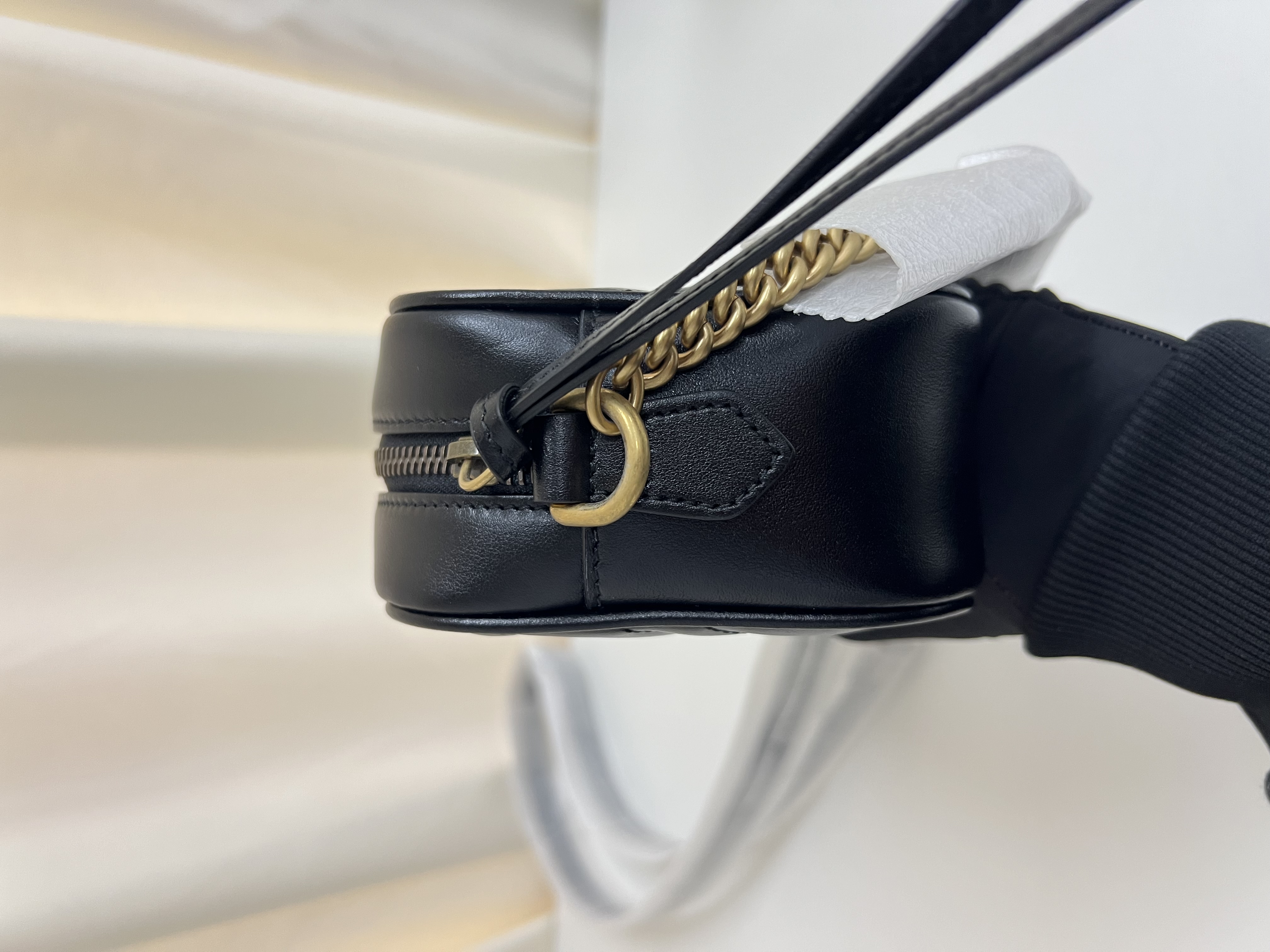 Unused-Item GUCCI GG Marmont Camera Bag / Product Code: 26012807