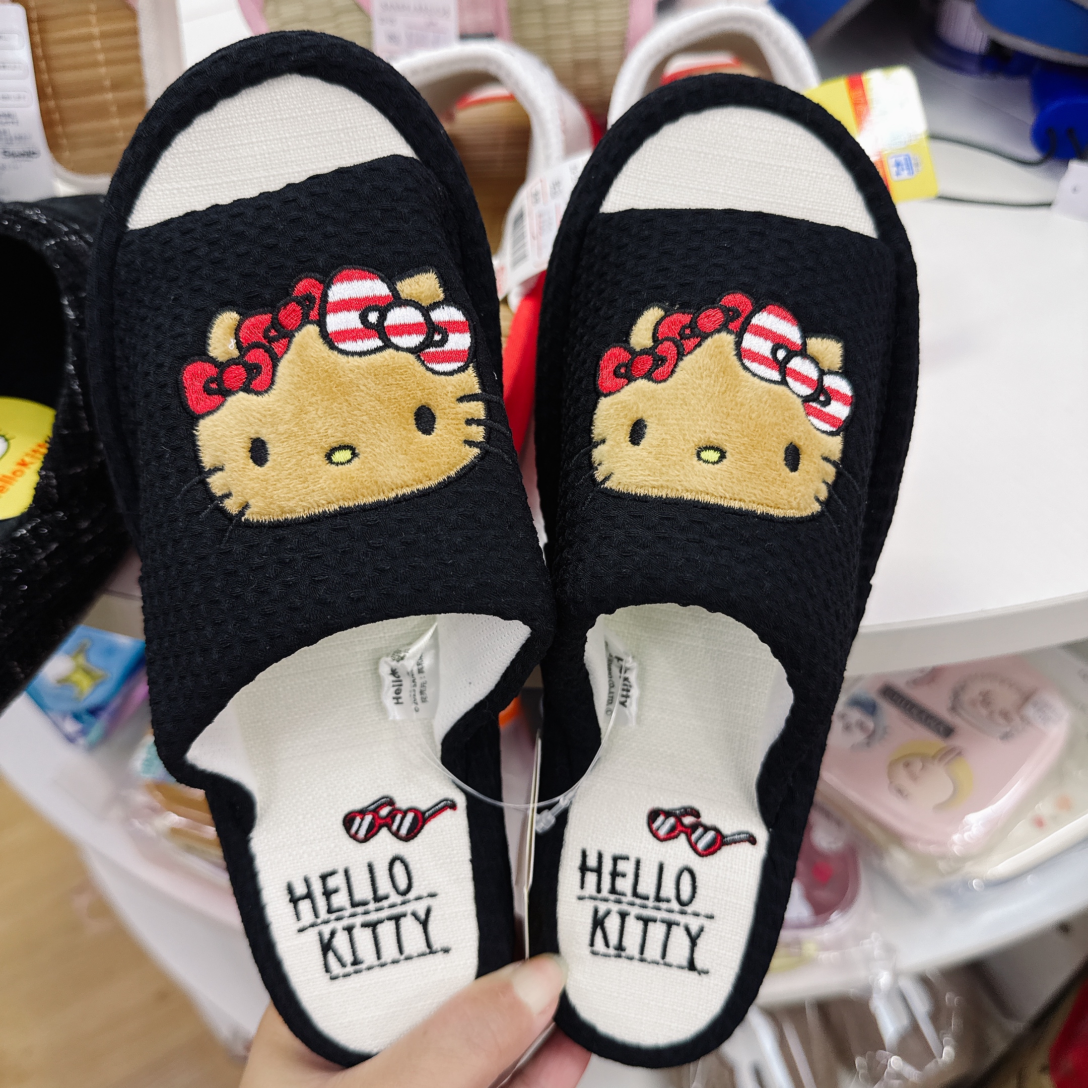 日本直送日本限定多款Hello Kitty竹蓆拖鞋23至25 cm