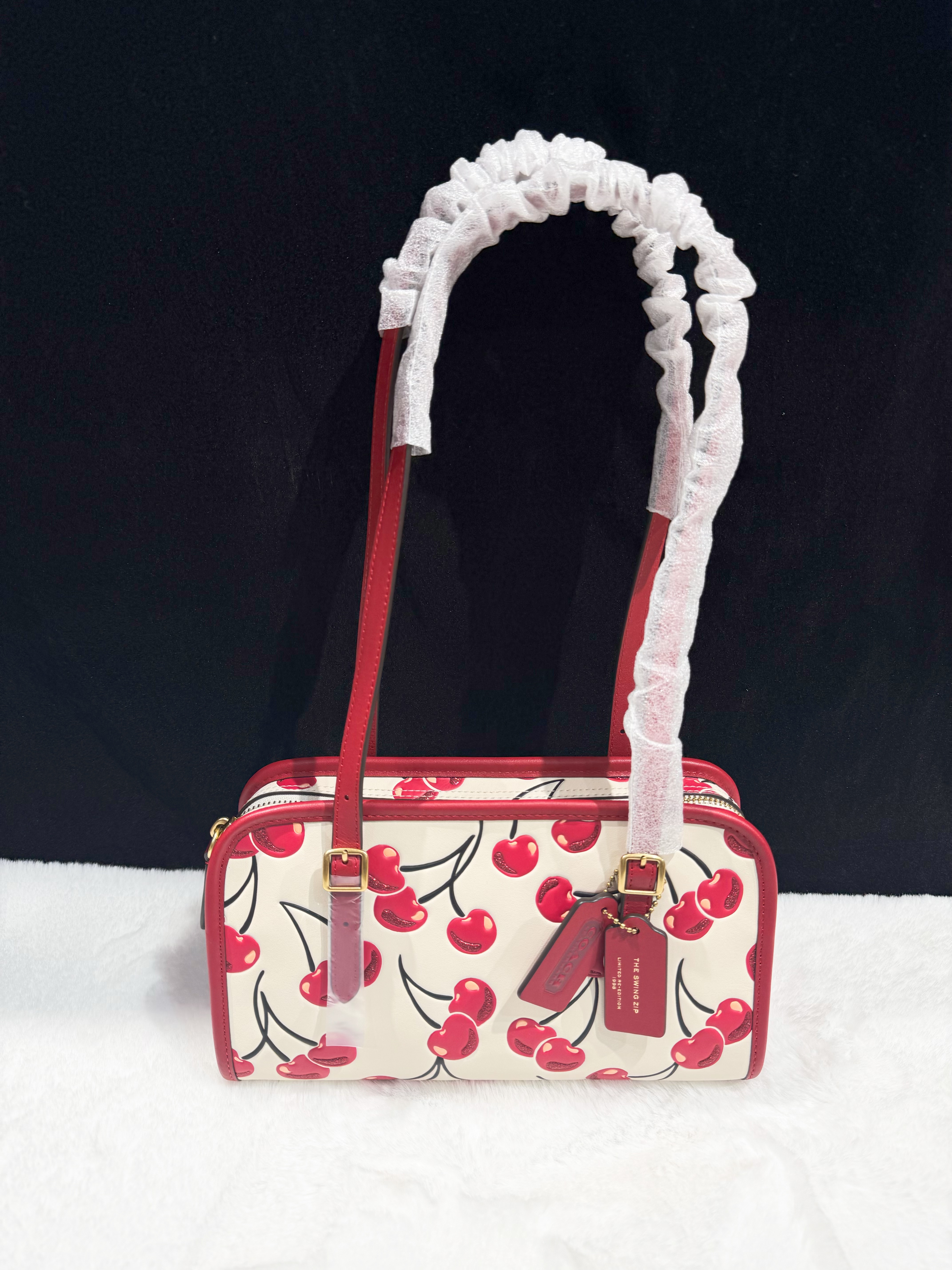 Coach Swing zip bag cherry