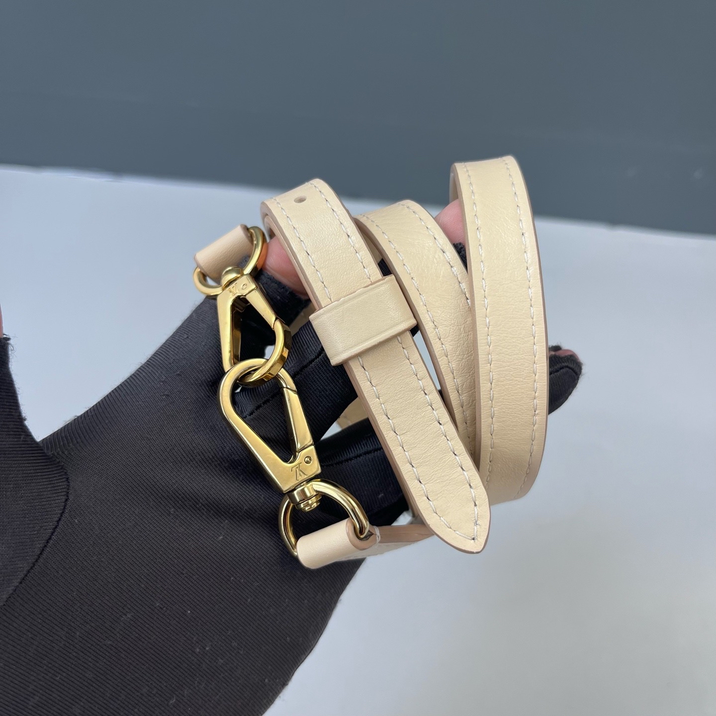 【預訂貨品】LV rose des vents奶白色斜孭袋