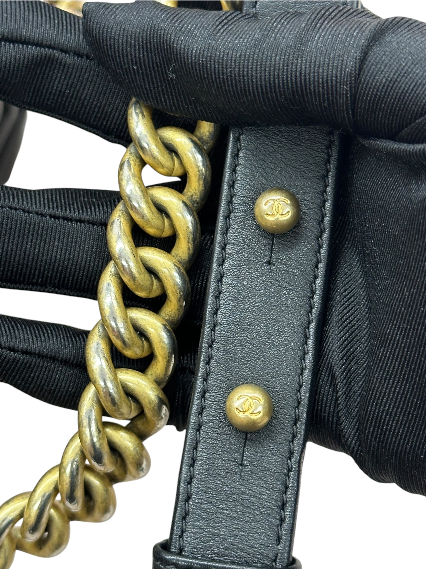 Pre-owned Chanel Boy 20 Flap Bag 牛皮 / Product Code: 082101