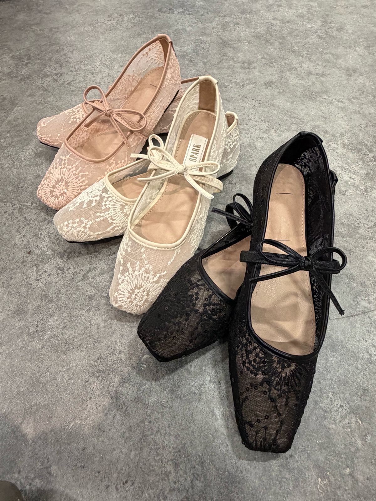 優雅蕾絲方頭芭蕾舞鞋