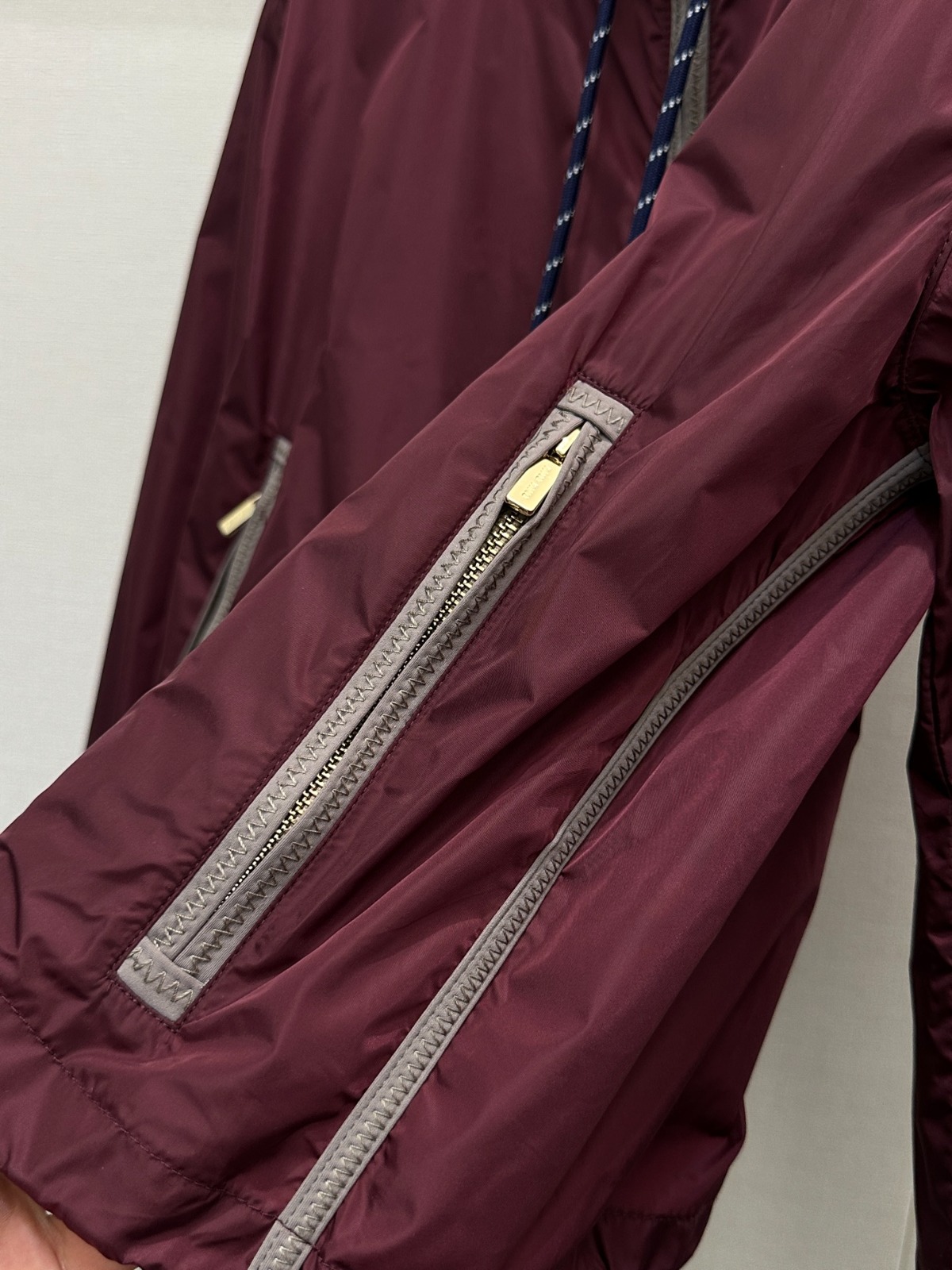 【頂級原單】Miu Miu 連帽拉鍊外套