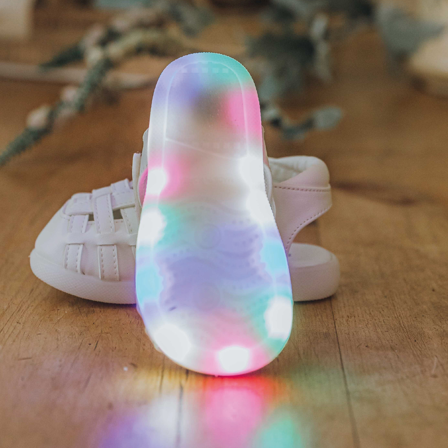 Koongs Koongs Lyon LED Sandals（White）