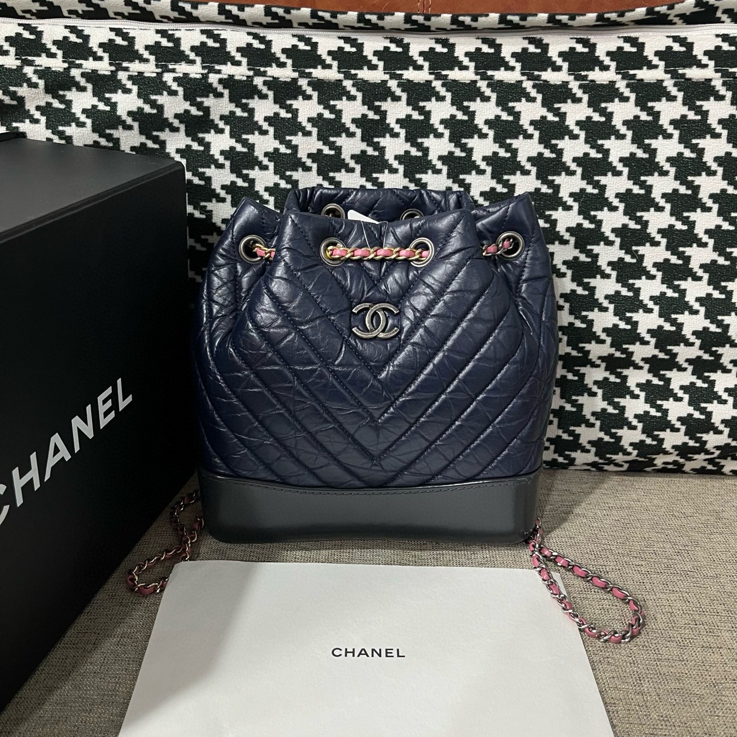 【預訂貨品】Chanel V紋流浪書包