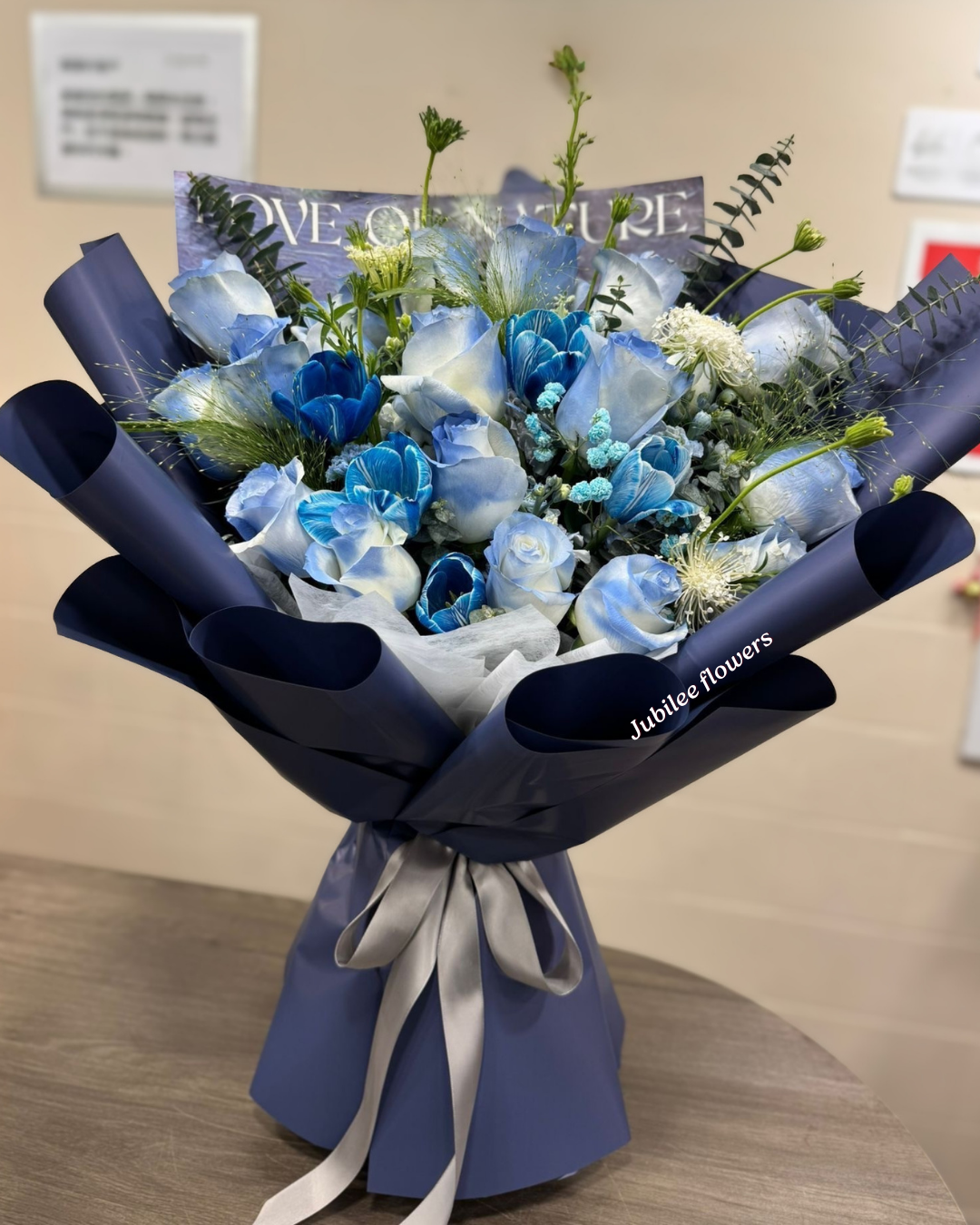 碎冰藍玫瑰 鬱金香 花束