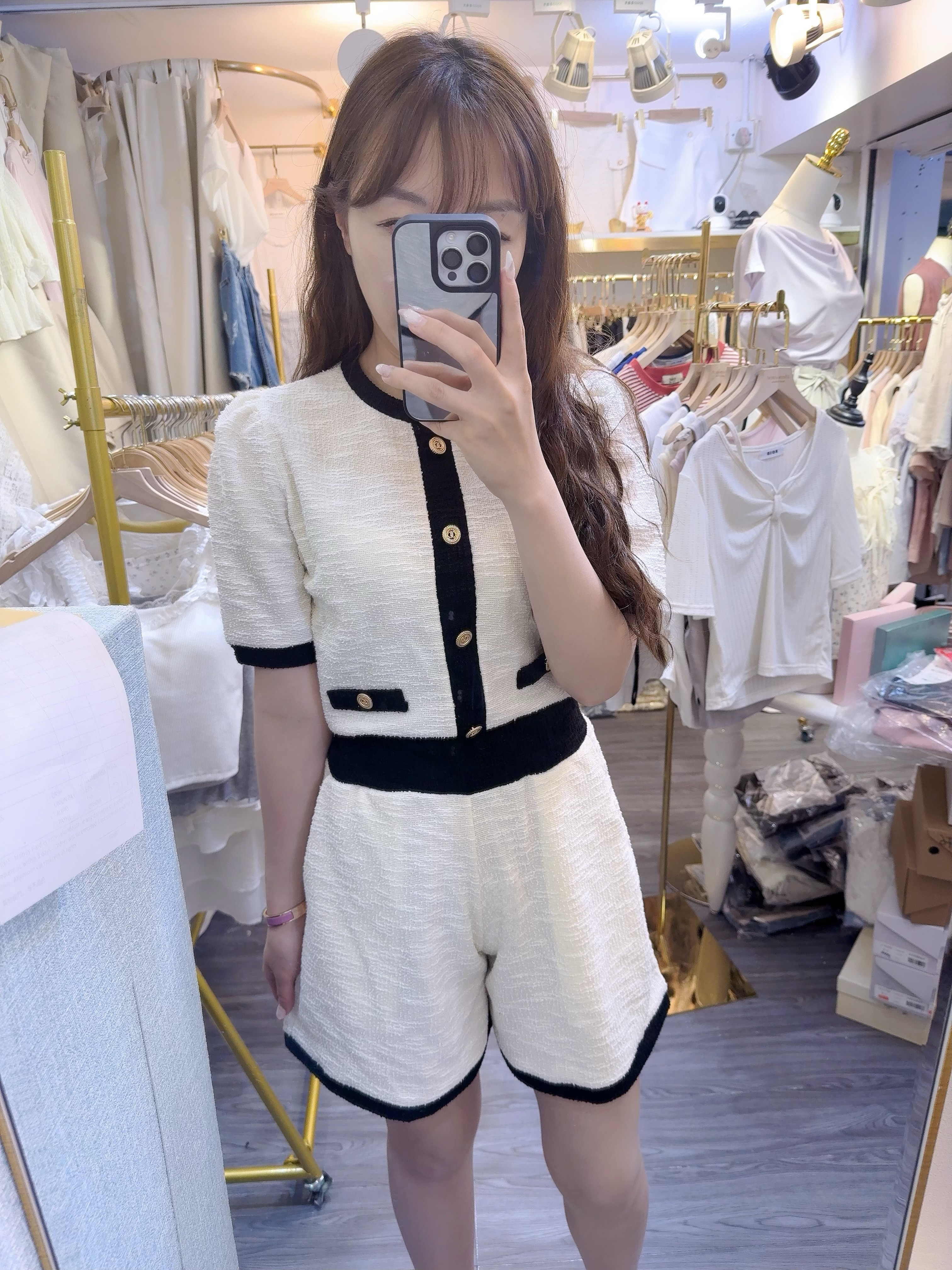 大推的一套co co set🩷小香風🍋適合任何場合重點細小女生和肉肉女都carry得到上衣和褲子cutting 都十分好