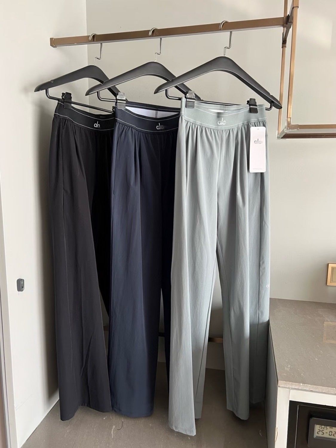 0329 A*l*o Yoga Suit Up Trouser 休閒闊腿褲 5月頭