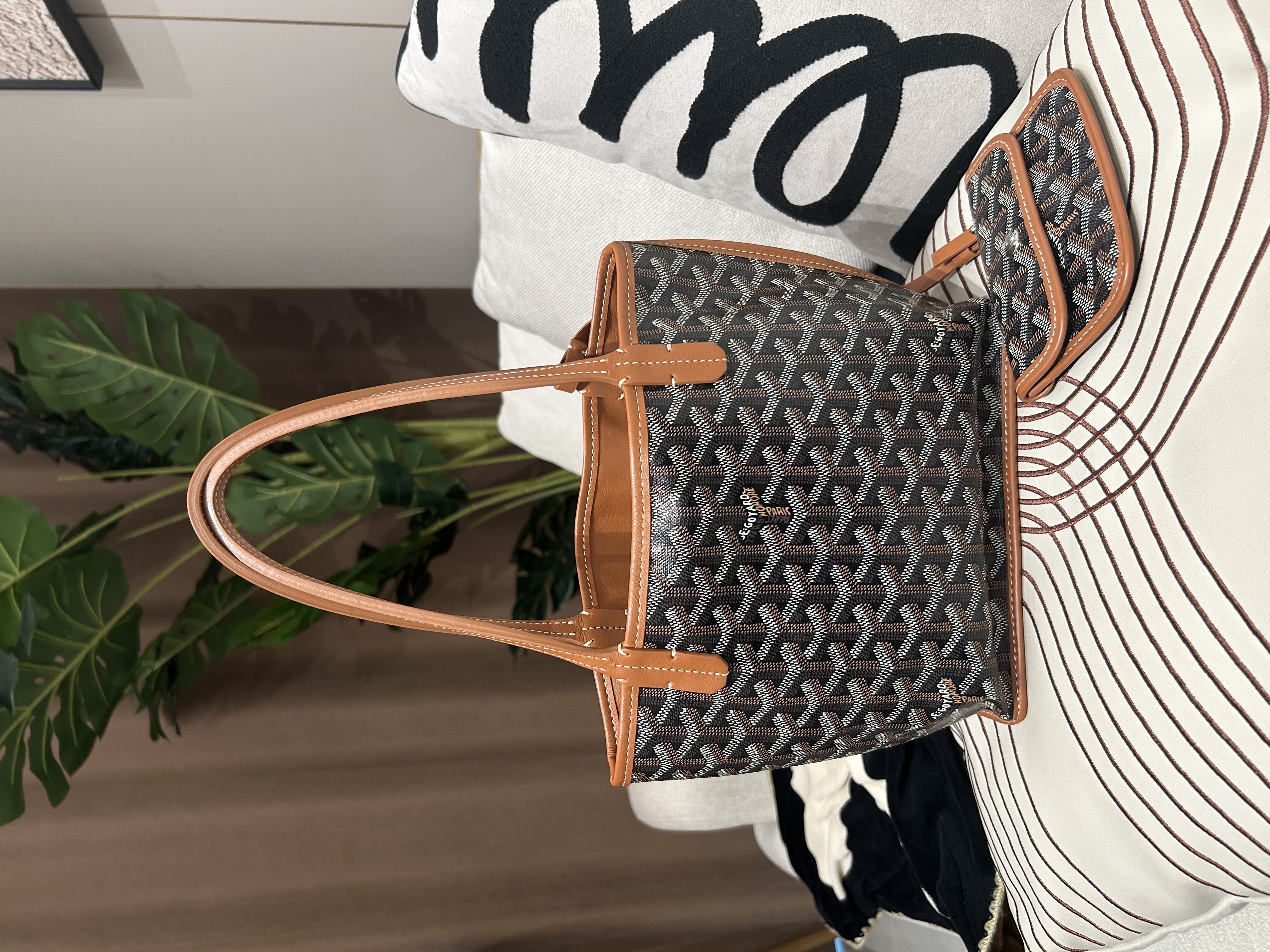 Goyard Anjou Mini Tan 100%Authentic, 98%New ✅Dust bag