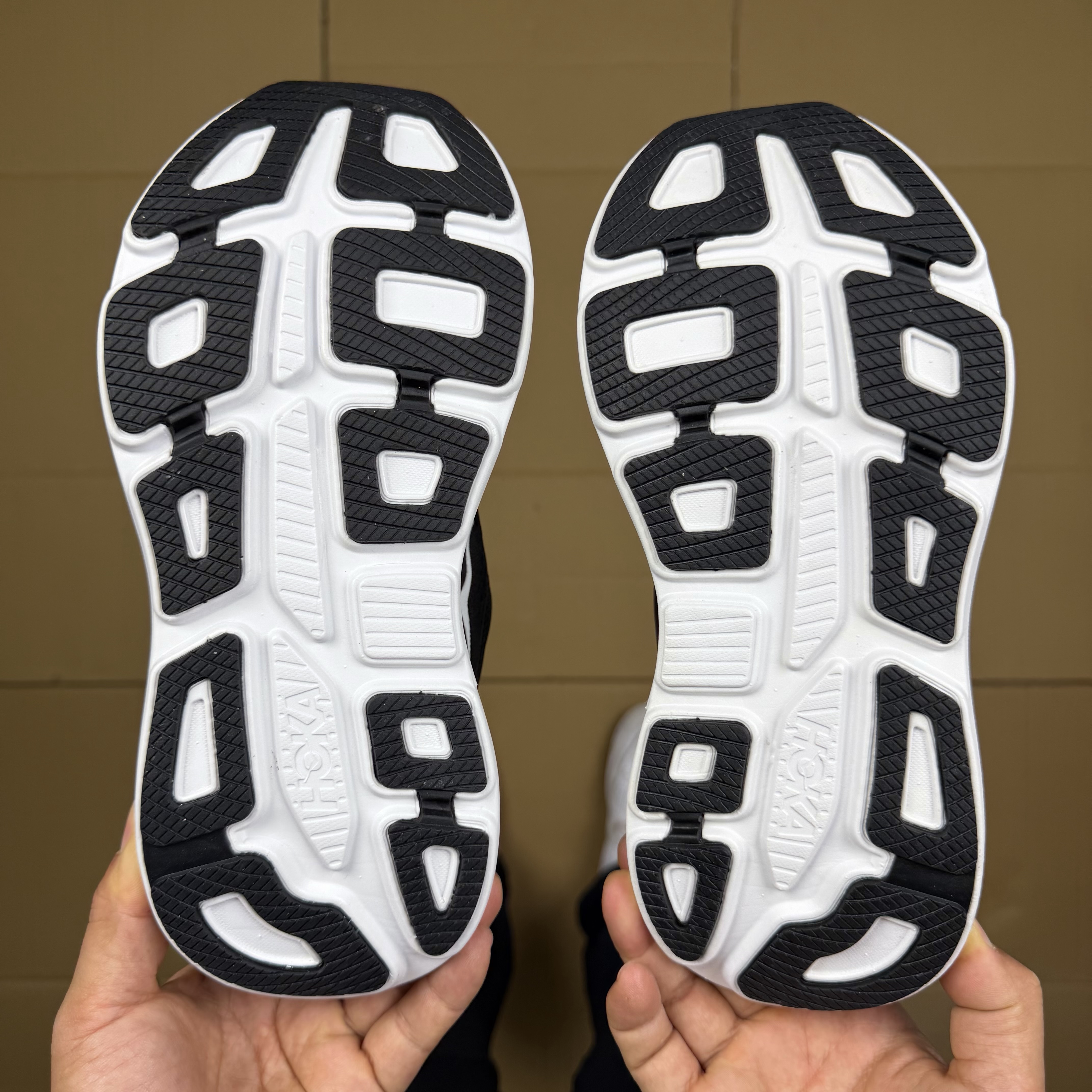 Hoka One One Bondi 9 