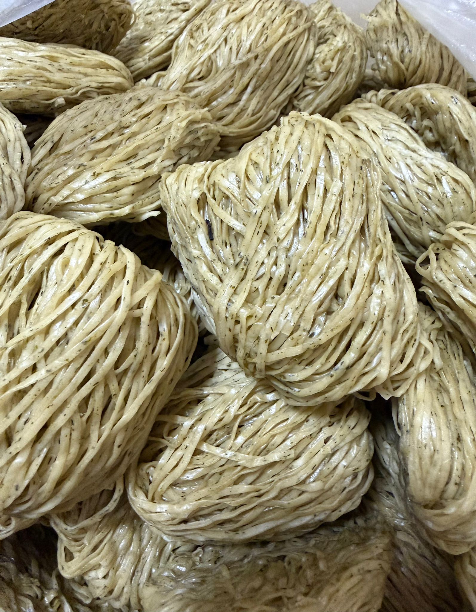 芫茜魚湯麵 (紙盒裝)