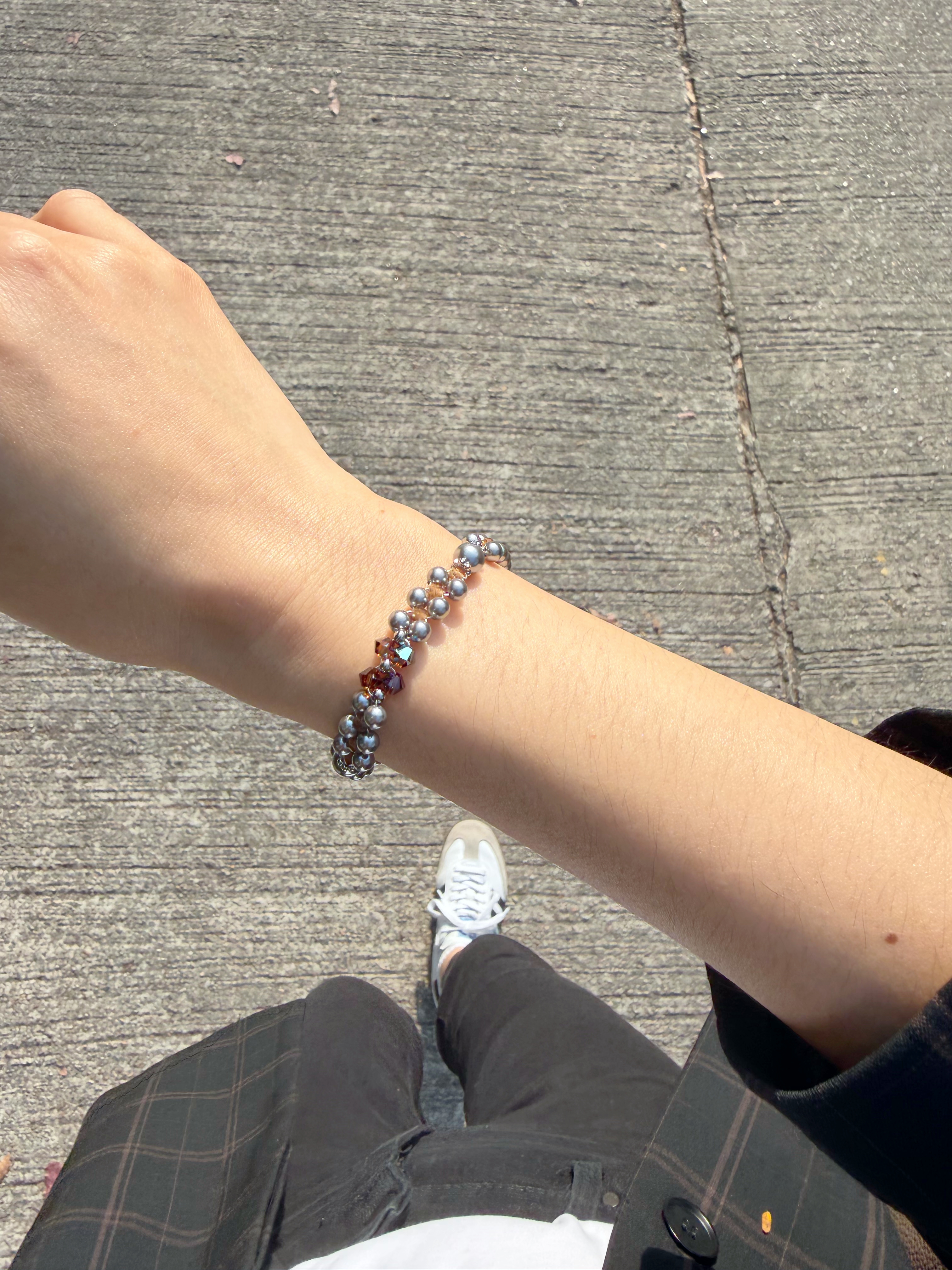 灰珍珠花織手鍊/棕色 