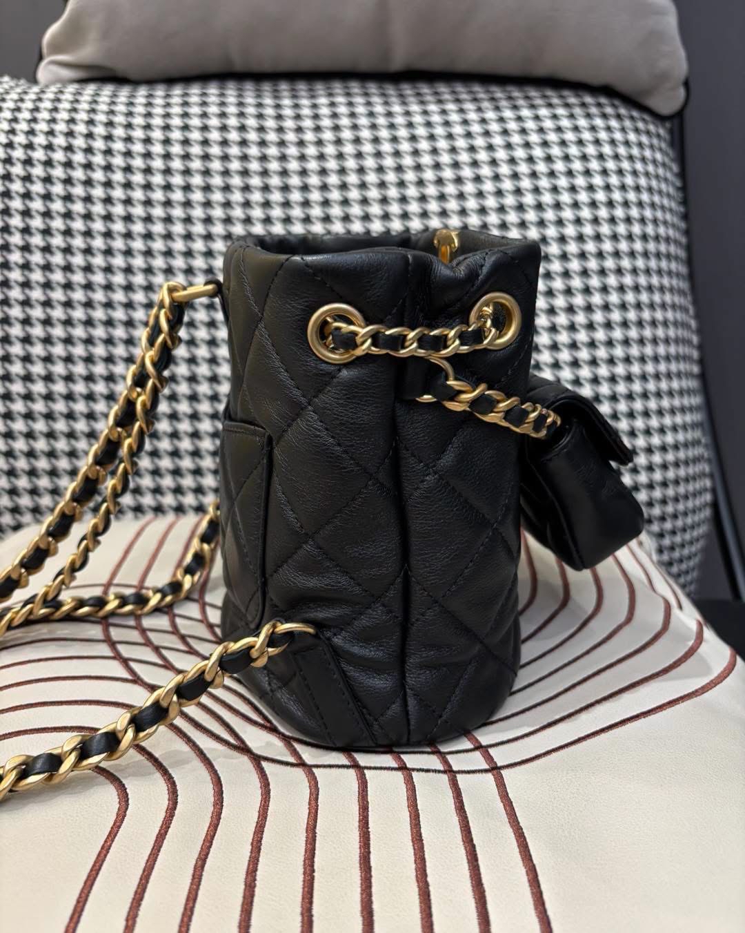 Chanel mini backpack AS3947 黑金迷你背囊 100%Authentic,98%new  ✅晶片✅Dust bag✅box