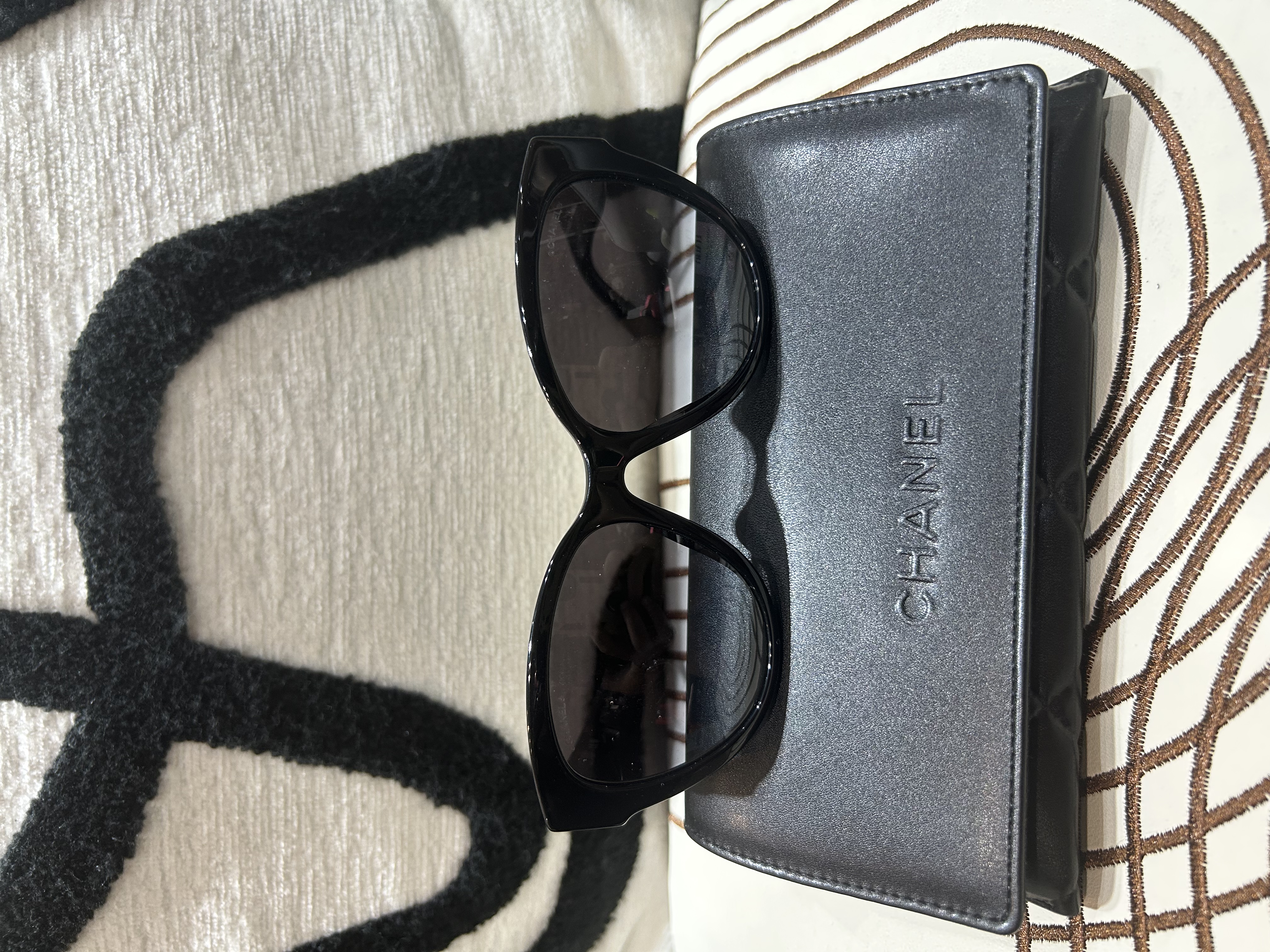 未使用品 Chanel Sunglasses 5477 Heart & 珍珠 & 山茶花 100%%Authentic, Unused未使用品 ✅box
