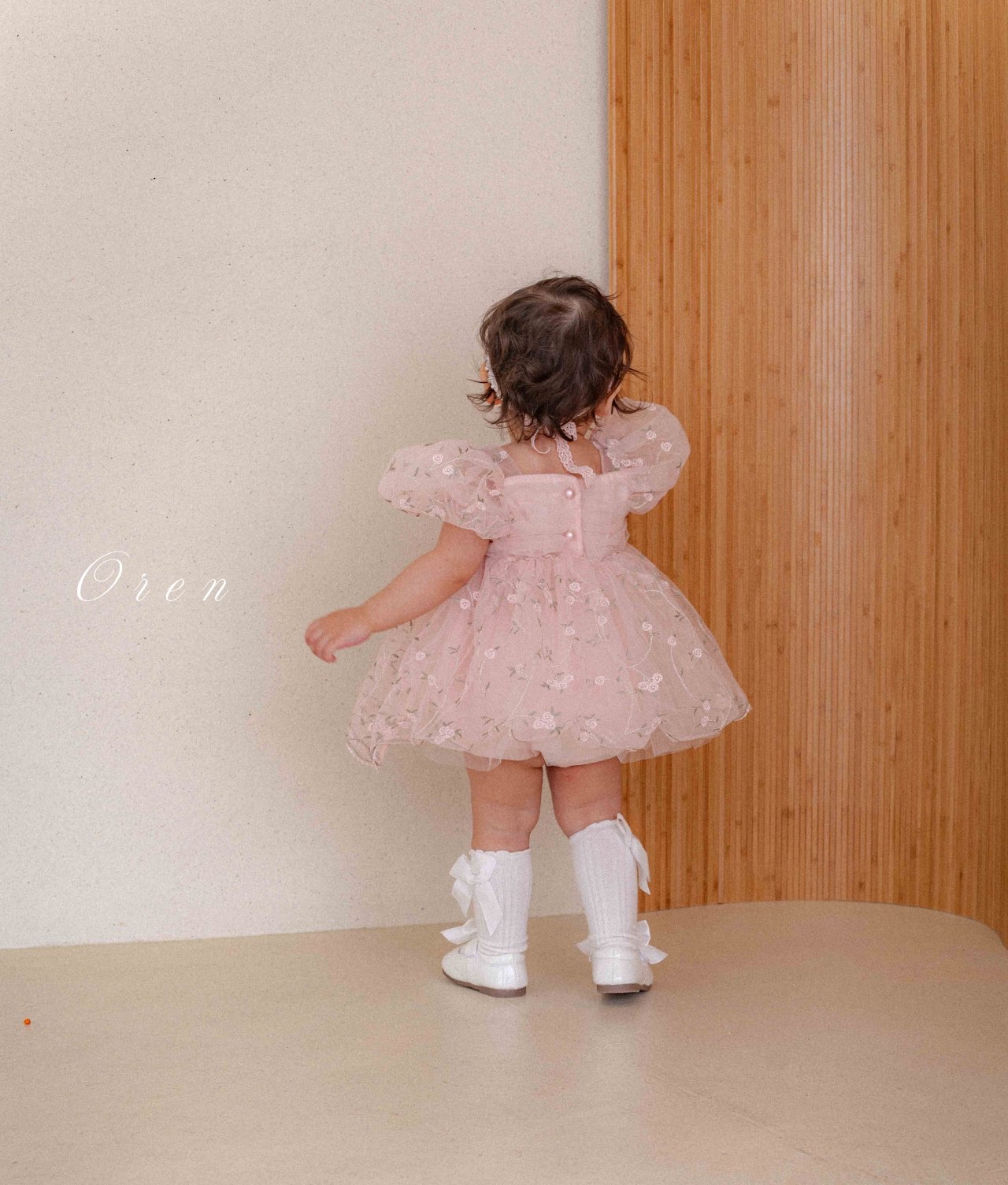 ☀️預訂 韓國直送☀️🇰🇷Oren Roslyn Bloom兩色花卉刺繡泡泡袖包屁裙/連身裙