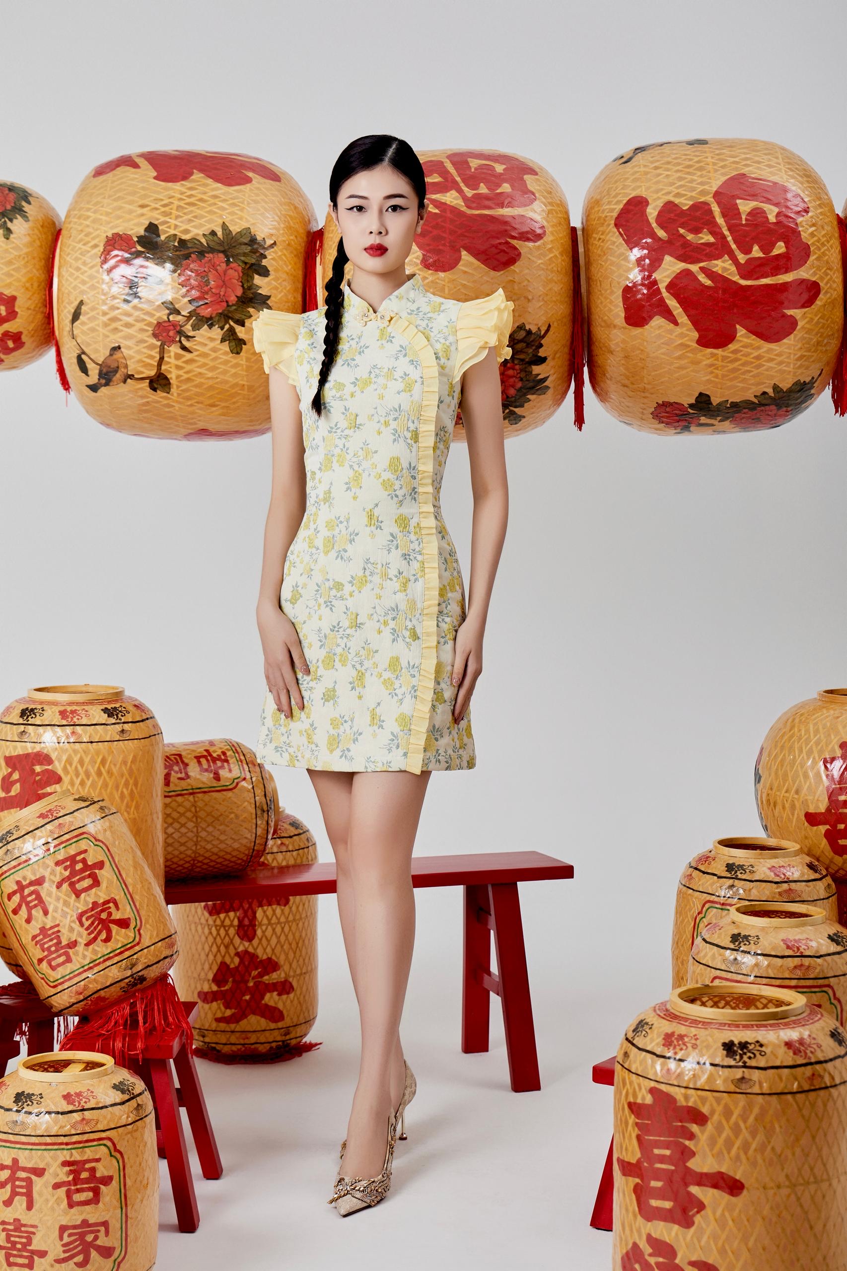 CD2125 Flutter-Sleeve Floral Qipao