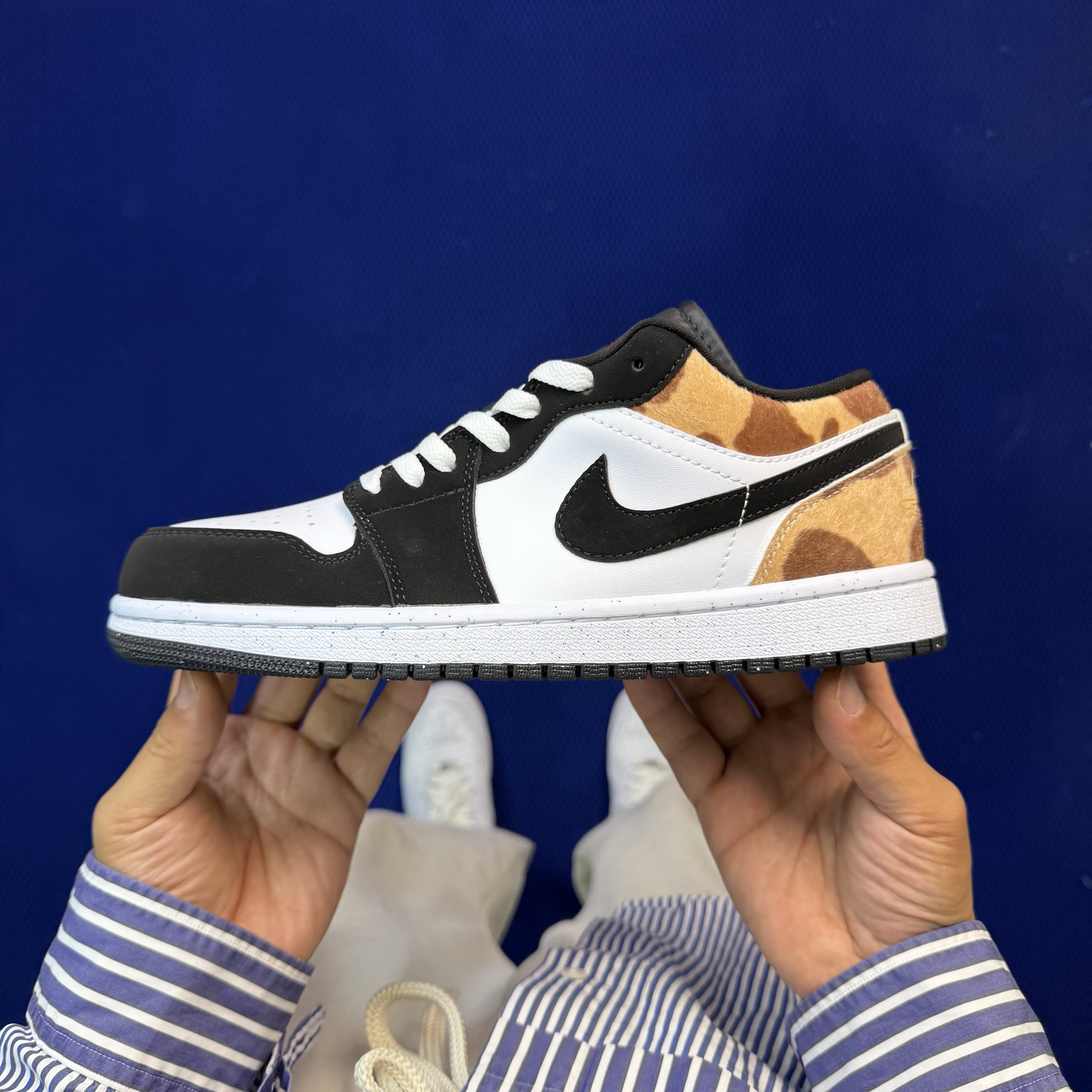 Nike Air Jordan1 Low IX8740-101