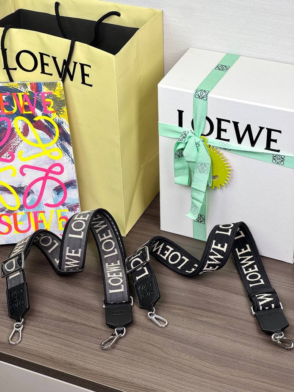 👉🏻刺绣肩带（墨白）对比🆚 通用款【左边】🆚升级版【右边】