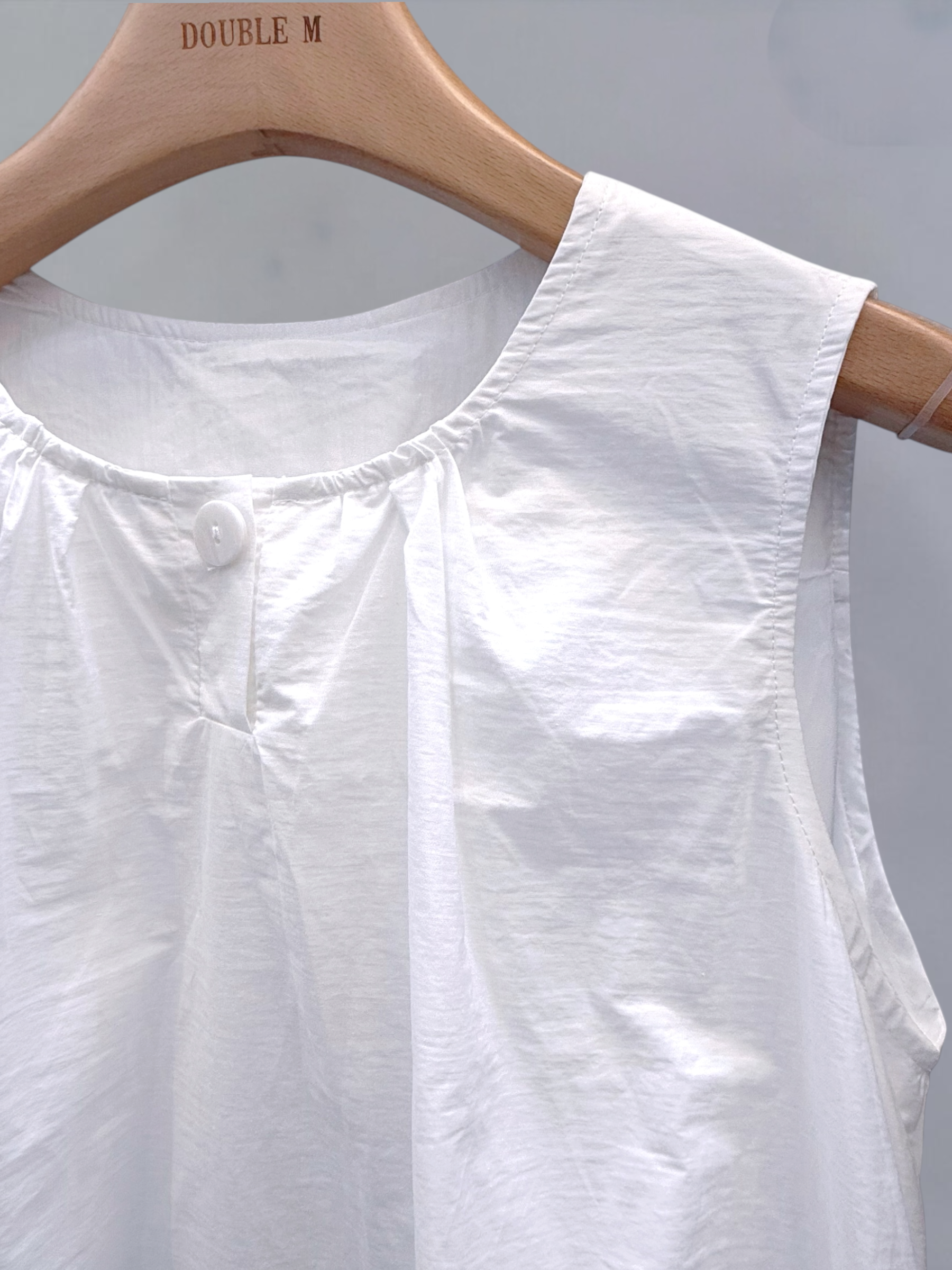 輕盈速乾料紗腳連身裙