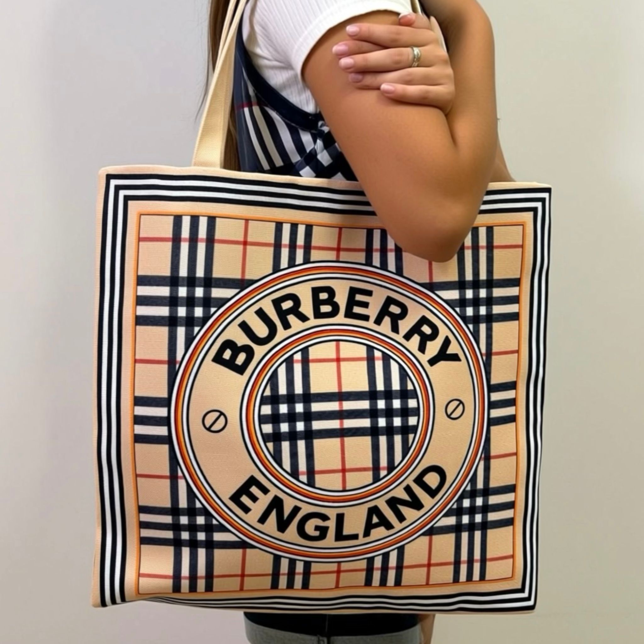 即將下架 , 清貨處理 🌈A133 - BURBERRY 兩款袋