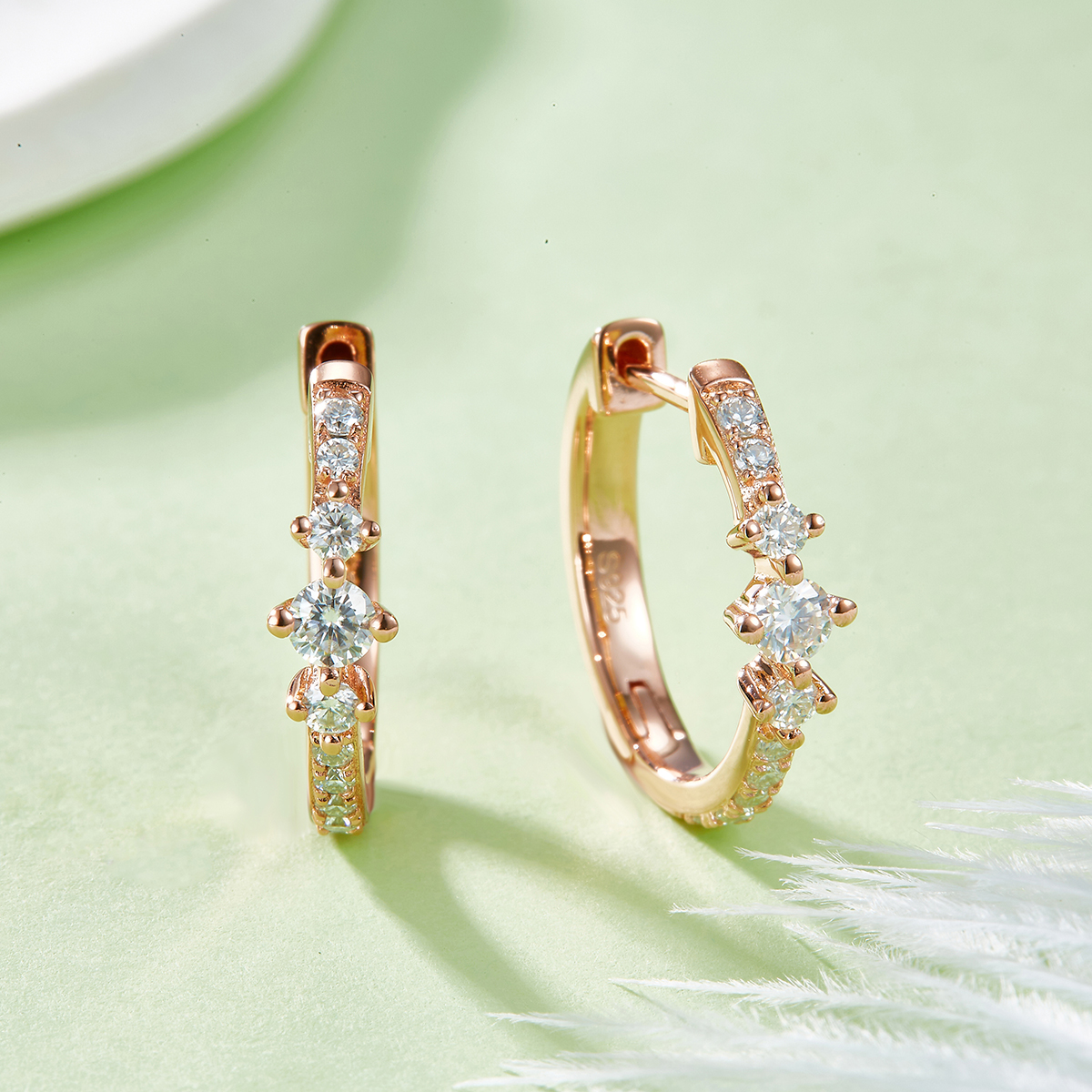 單排對半耳環S925銀鍍白金莫桑鑽D級0.52CT