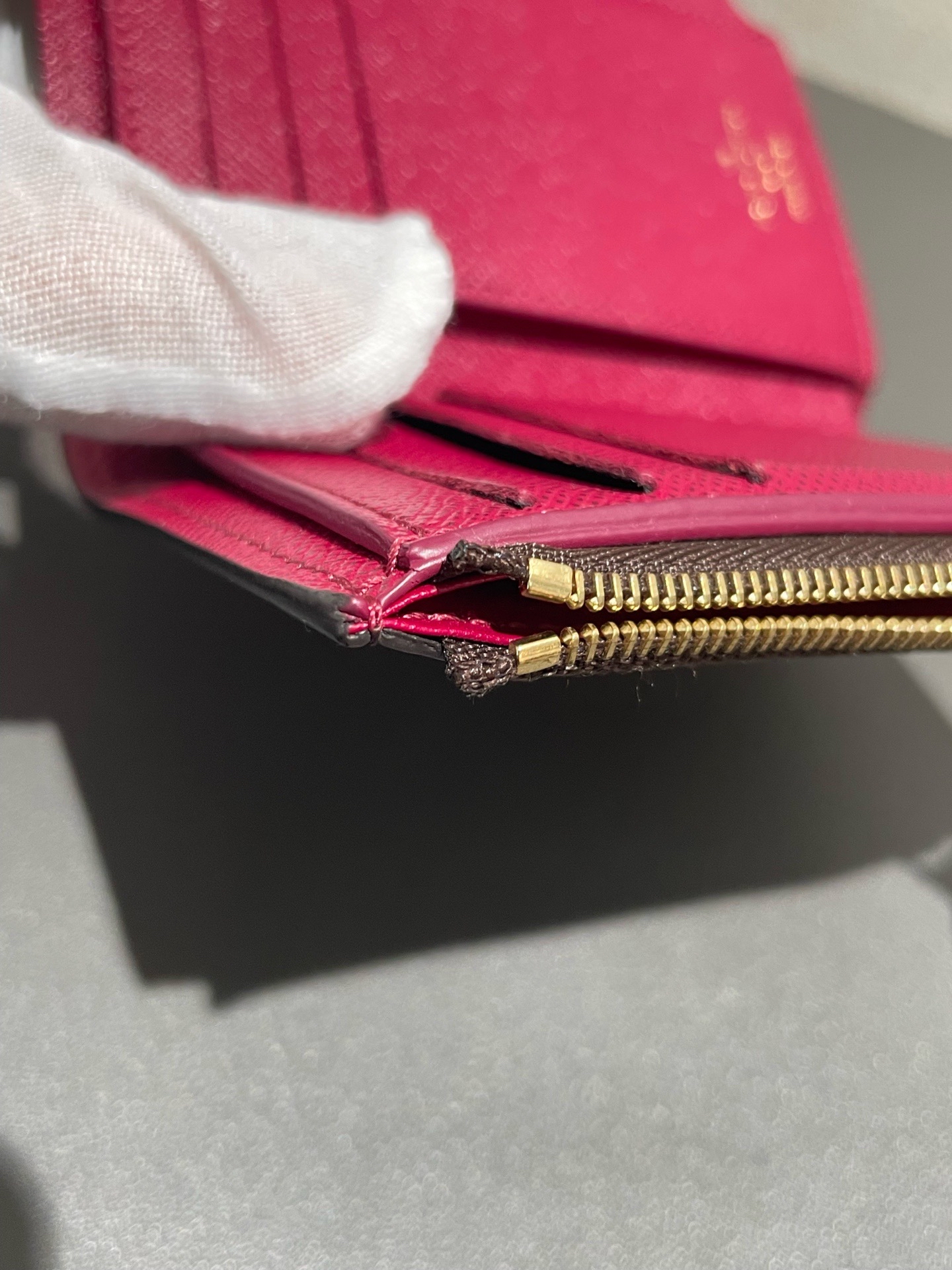 【預訂貨品】LV 紅色豆豆銀包