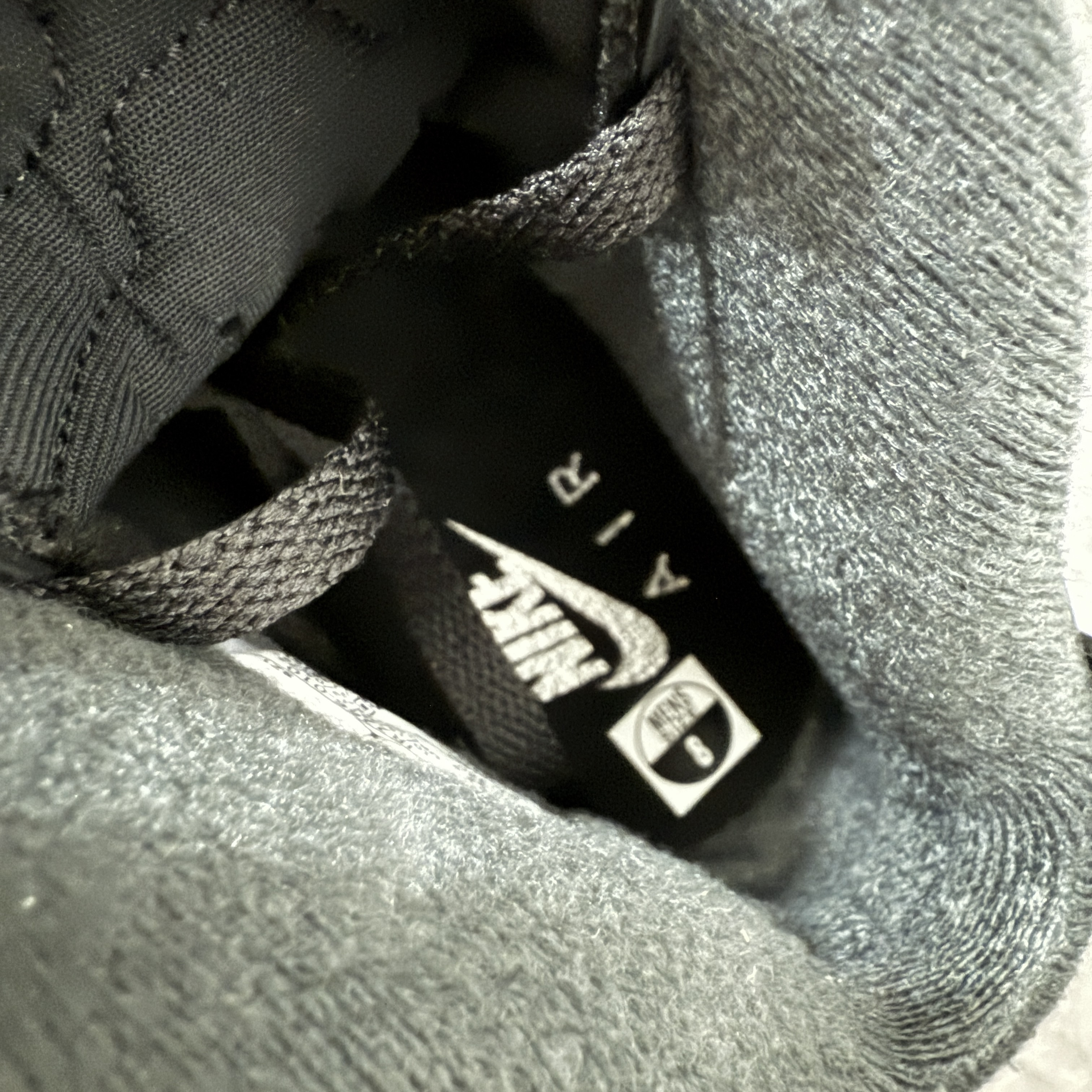 Air Jordan 6 "Cap and Gown" IR2266-010