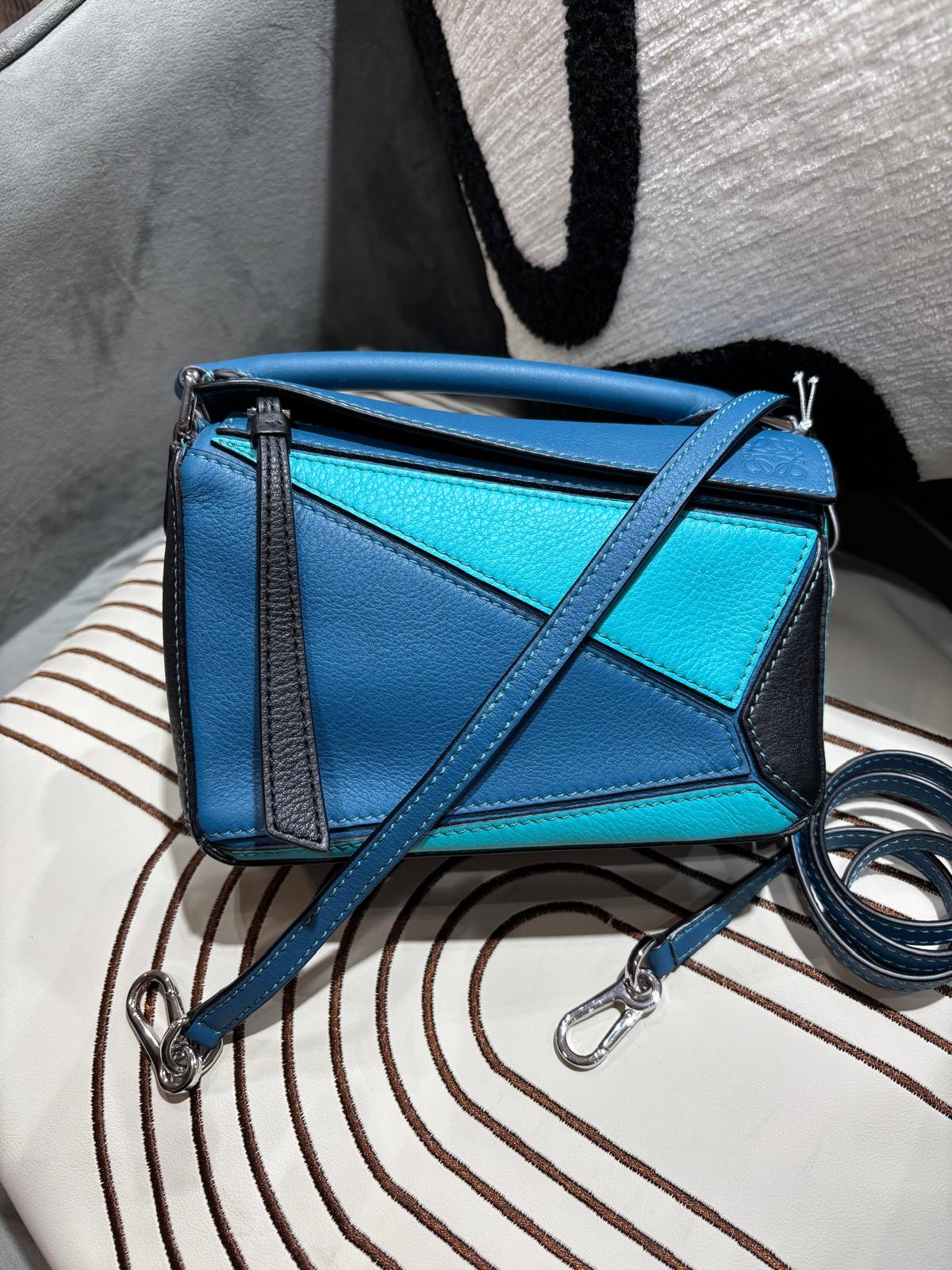 Loewe mini puzzle calfskin  100%Authentic,98%new ✅tap booklet✅dust bag 