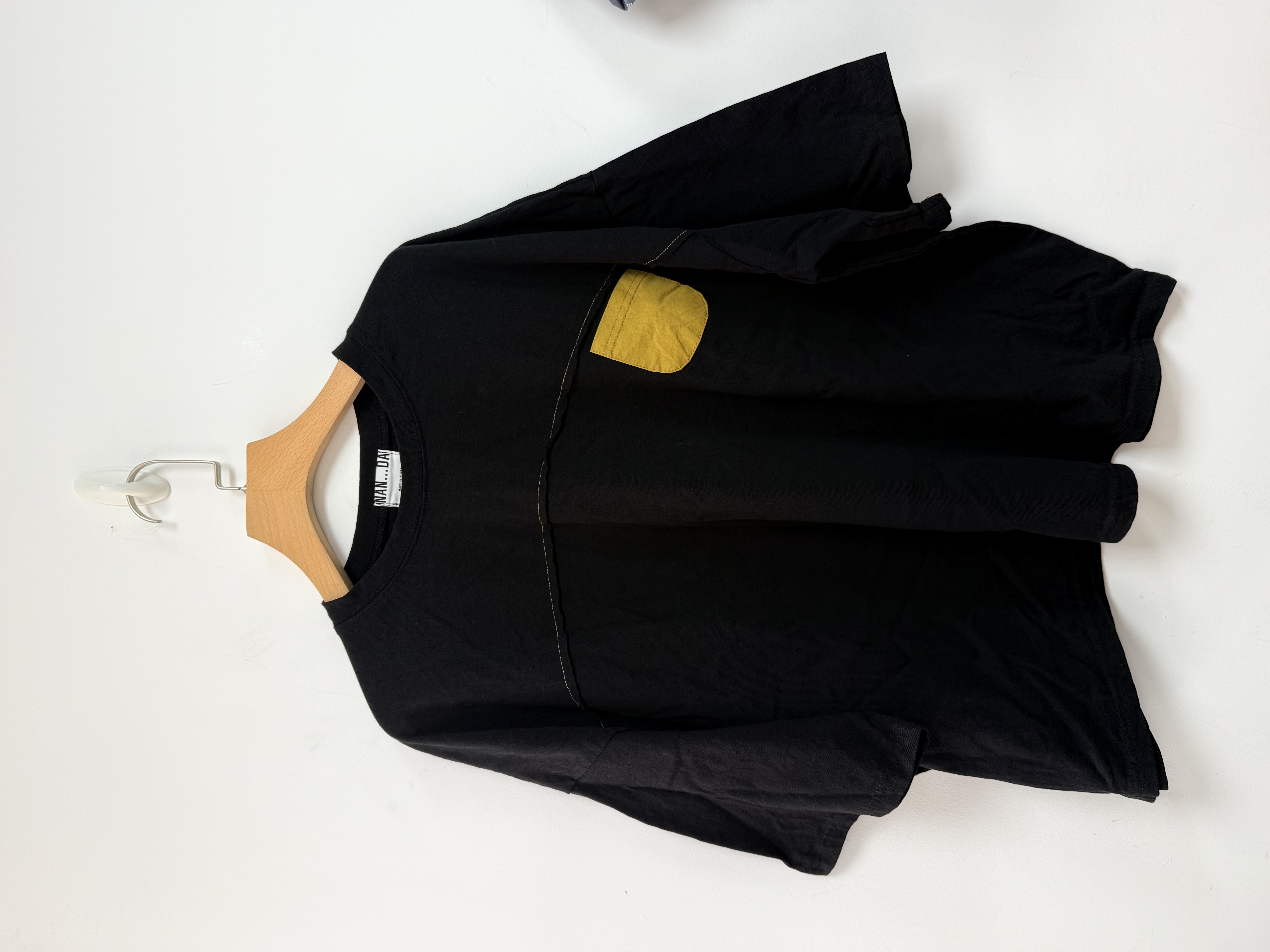 NA OX 小黃袋黑tee