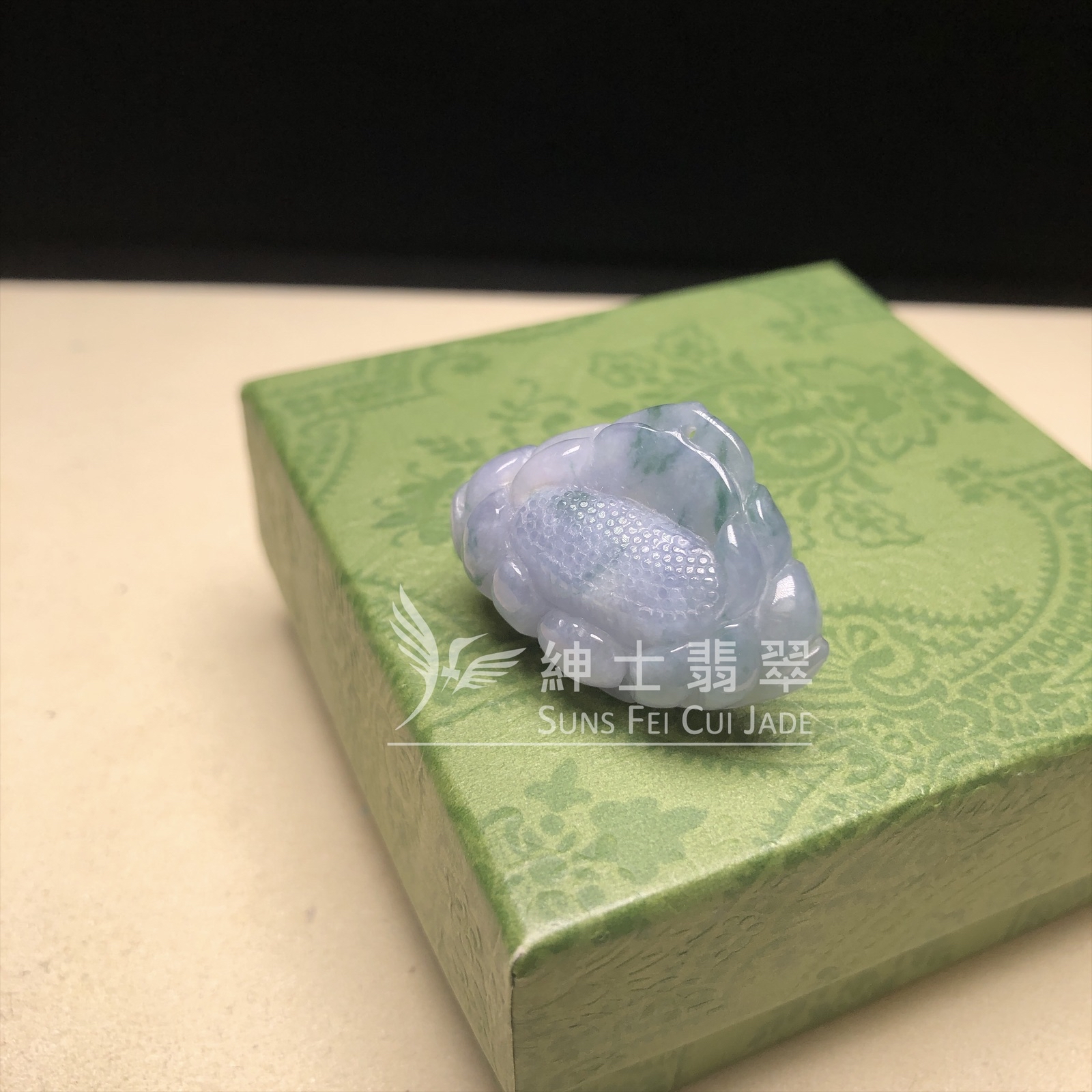 茄紫飄花蓮花  B08499