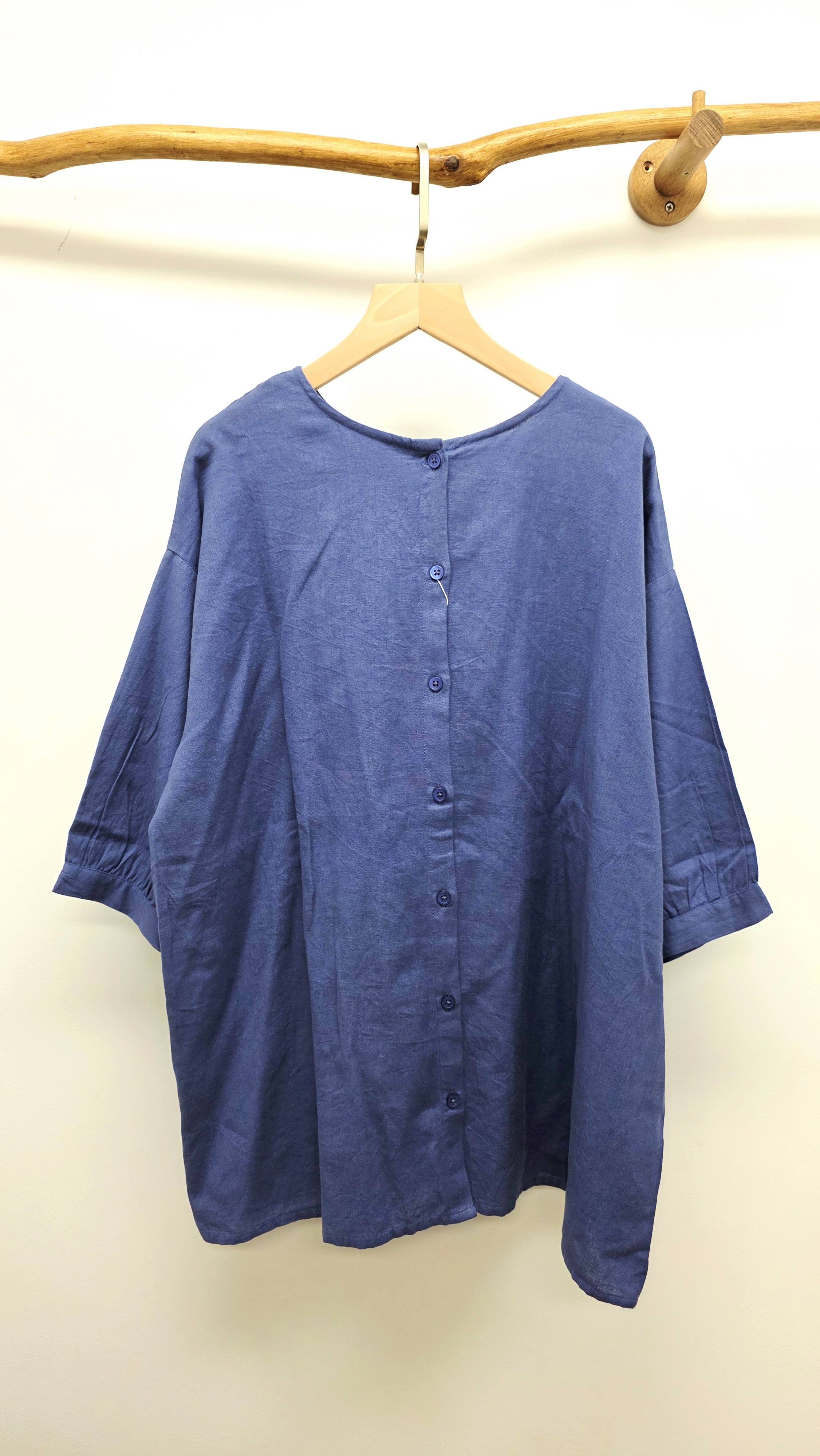 日牌紫藍拼刺繡花前後兩著開胸棉麻裇