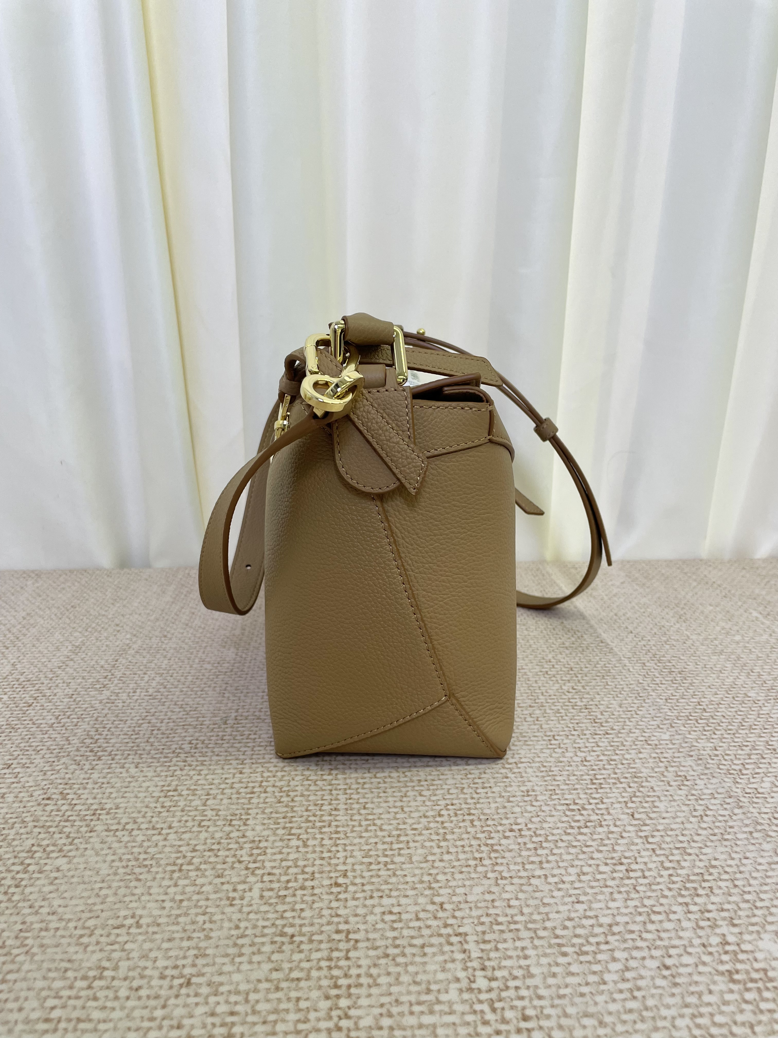 Pre-owned Loewe puzzle edge small (Toffee) / Product Code: 26031006